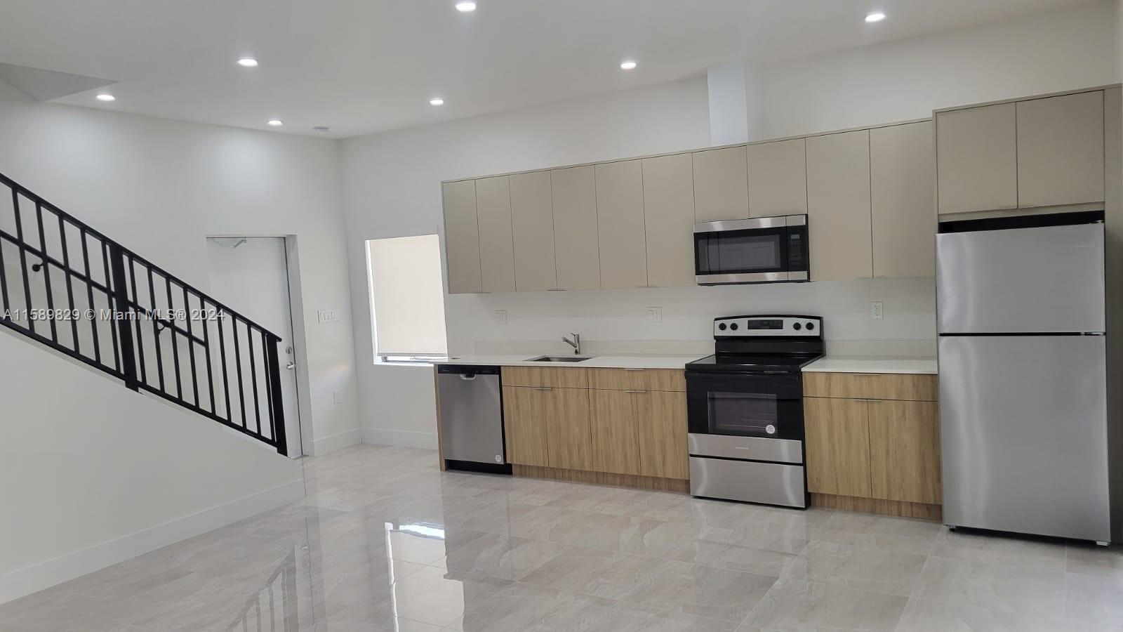 **Brand New ** Move-in Ready:** Duplex in Desirable Sweetwater Area**
**Key Features:**
- 3 Bedrooms, 2.5 Bathrooms
- Elegant Tile and Laminate Floors
- Built-in Desk Area for Convenience
- Impact Windows for Added Security
- Sleek Granite Countertops
- Fenced backyard
- Washer and Dryer in-unit
- No HOA / Fast Approval
**Highlights:**
Situated in an excellent location, this duplex is conveniently located near schools, restaurants, supermarkets, and city parks. Enjoy quick access to expressways for effortless commuting.