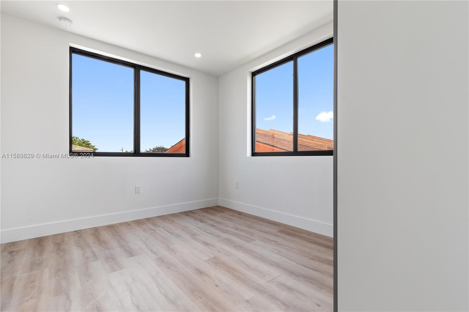 SWEETWATER GROVES .14 AC - Residential Lease