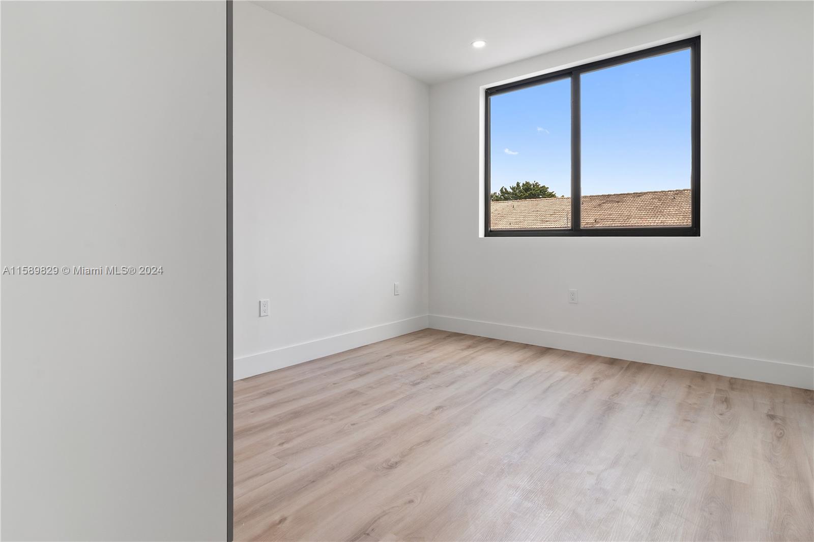 SWEETWATER GROVES .14 AC - Residential Lease