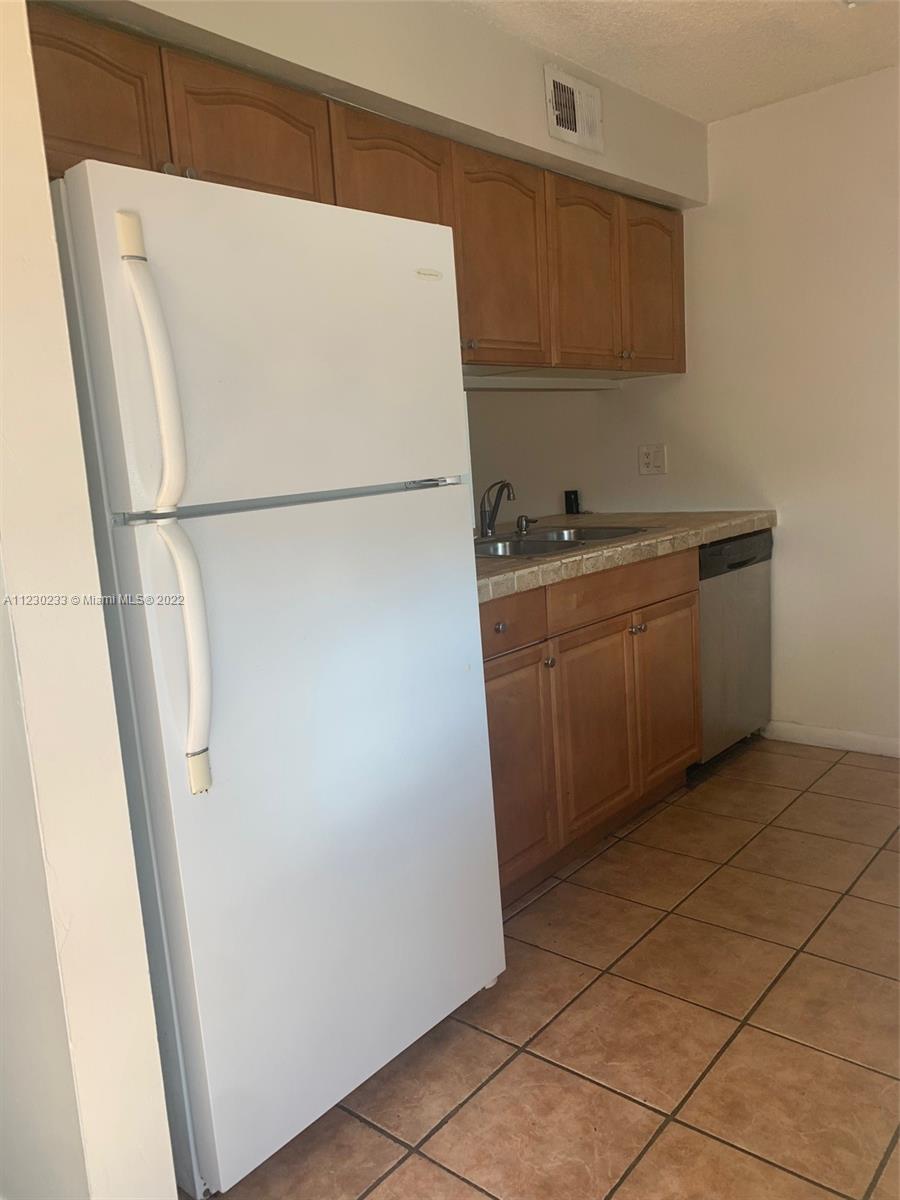 WINDMILL LAKES II CONDO - Residential