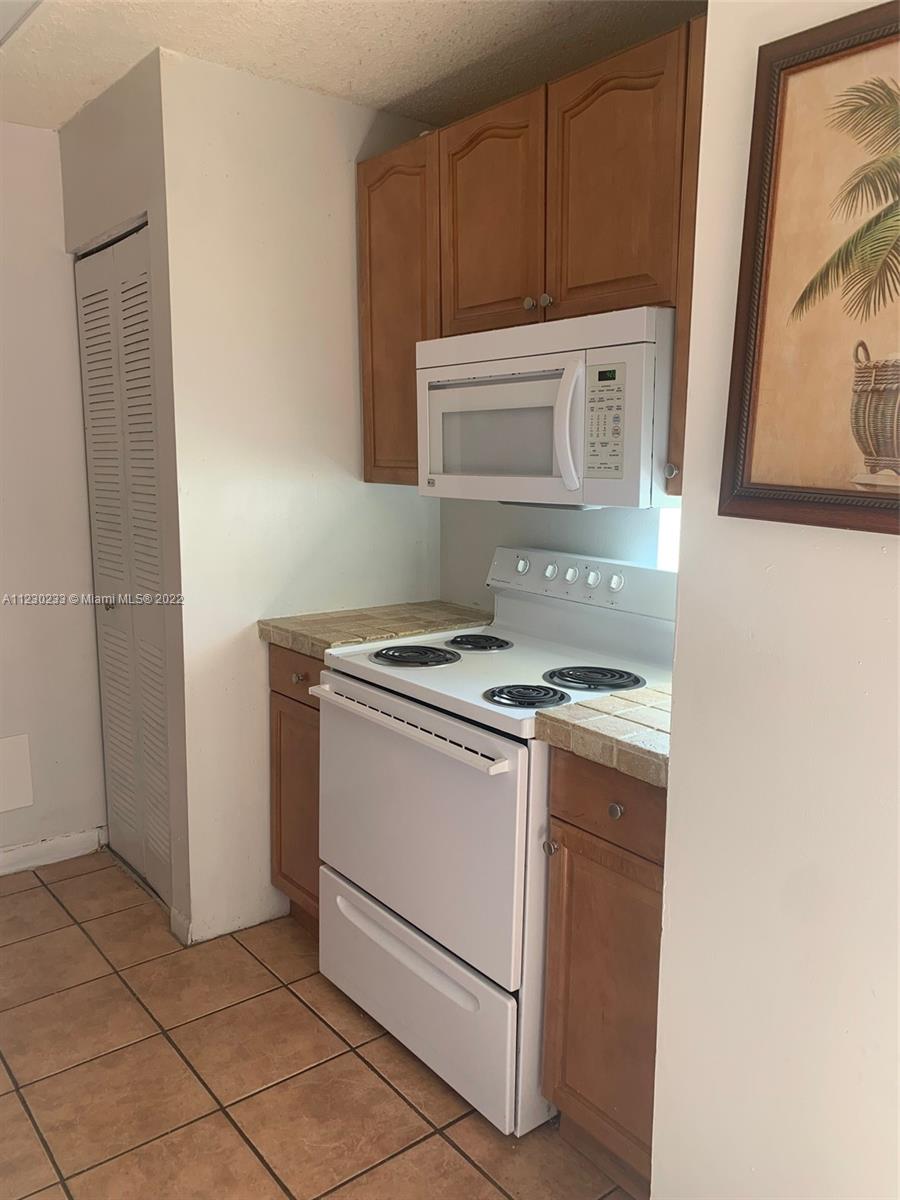 WINDMILL LAKES II CONDO - Residential