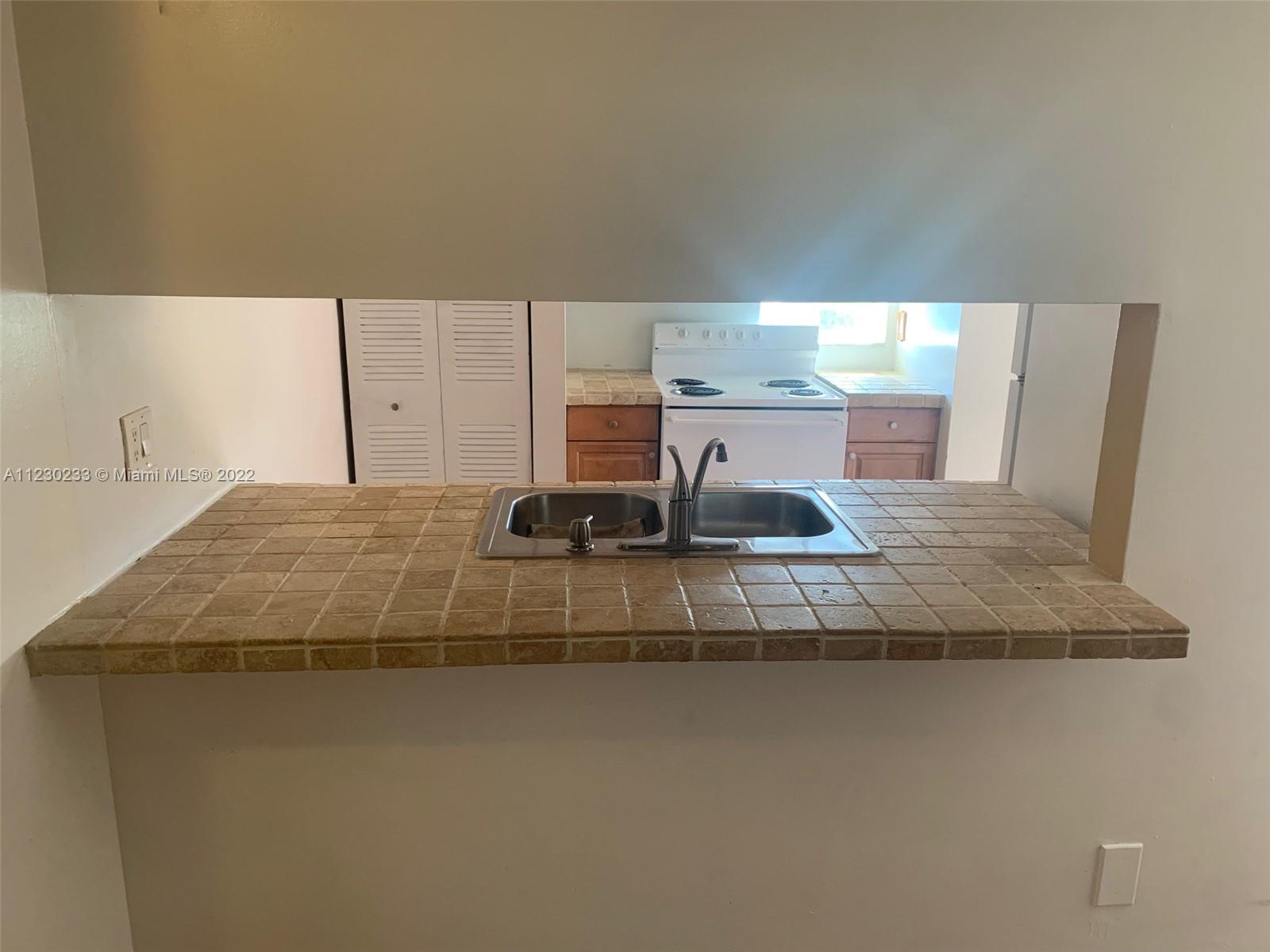 WINDMILL LAKES II CONDO - Residential