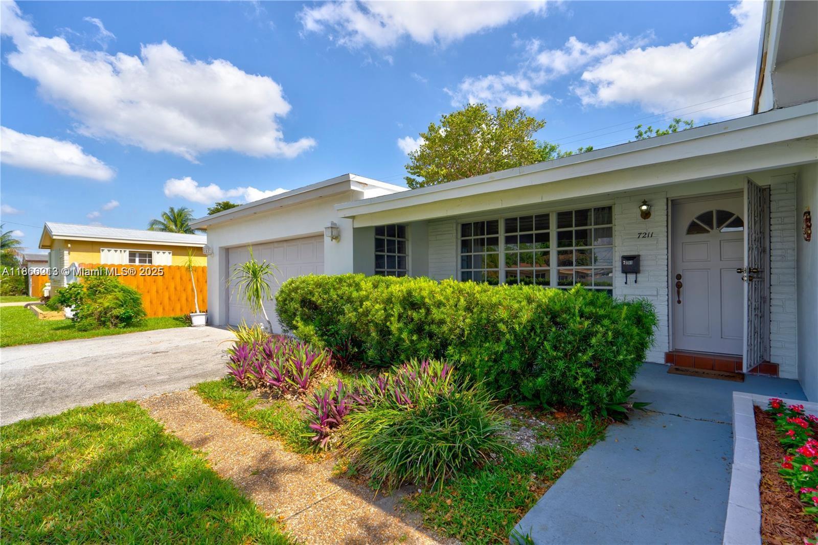 7211 Plantation Blvd