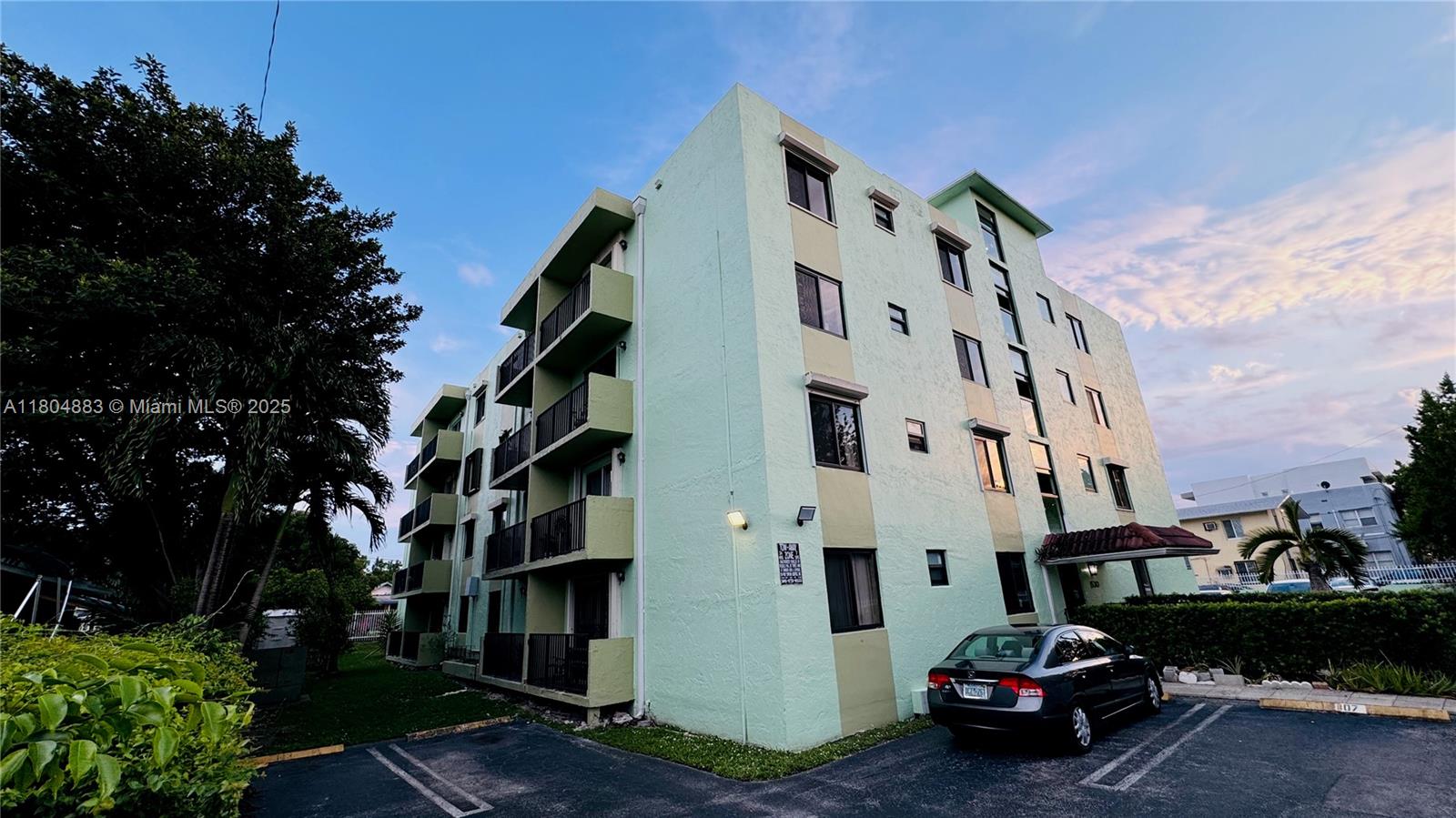 1530 Sw 2nd St 401, Miami, Broward County, Florida - 2 Bedrooms  
1 Bathrooms - 