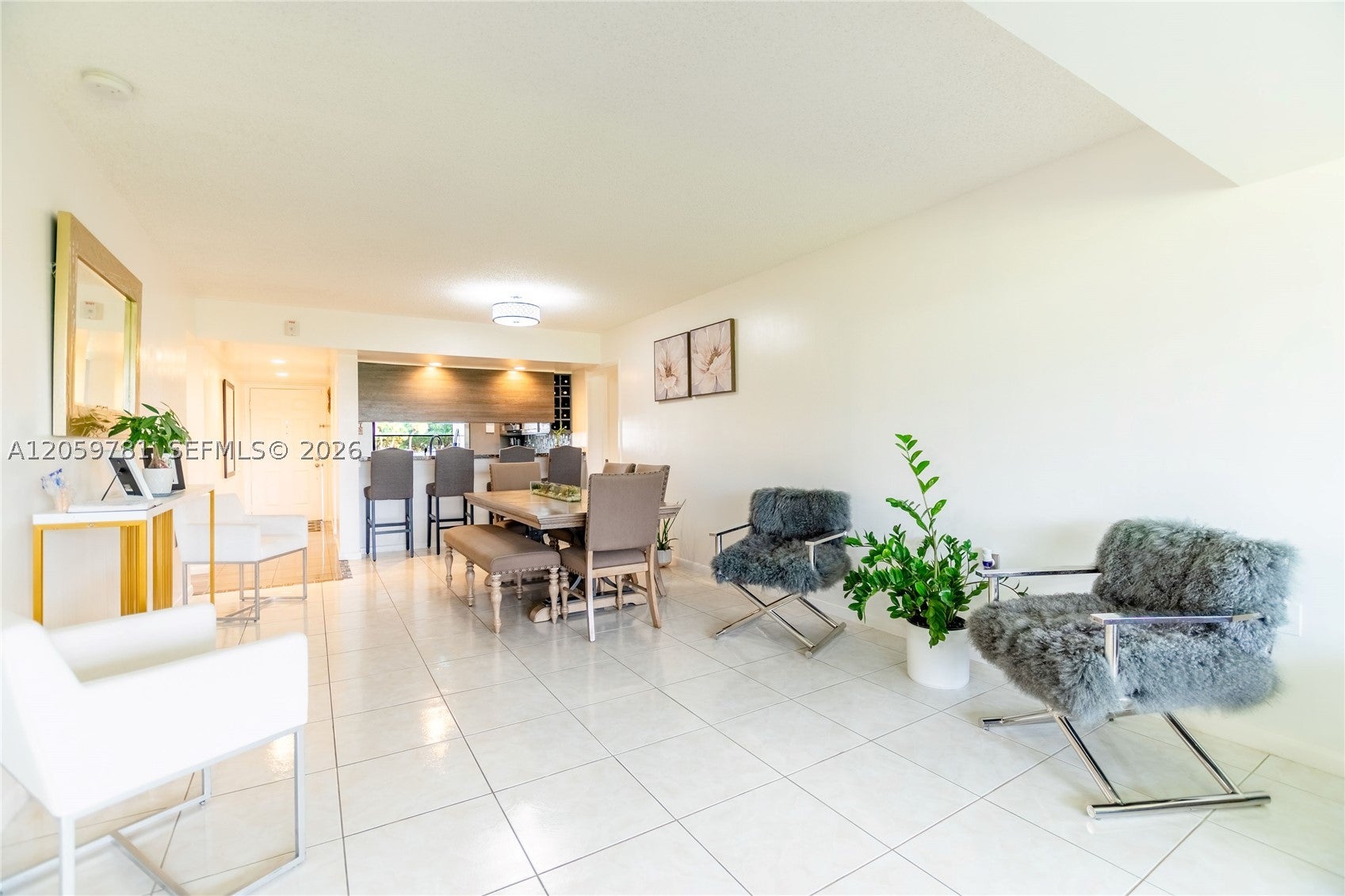 1508 S WHITEHALL 206