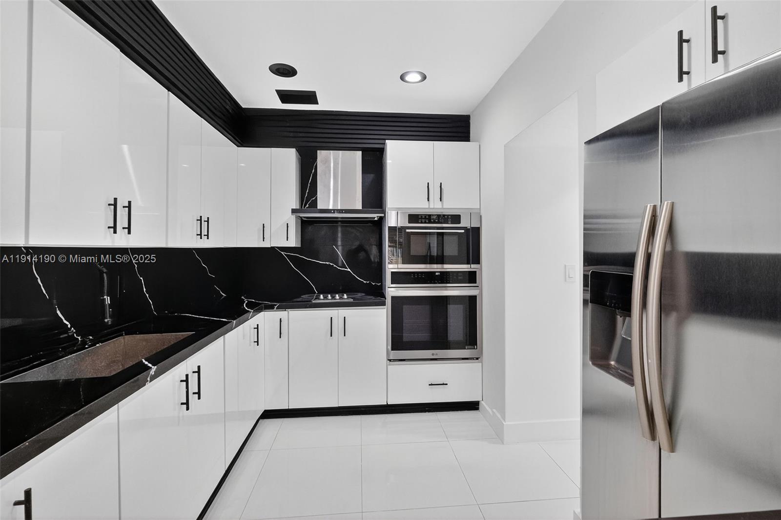 BISCAYNE GDNS SEC E PART - Residential Lease