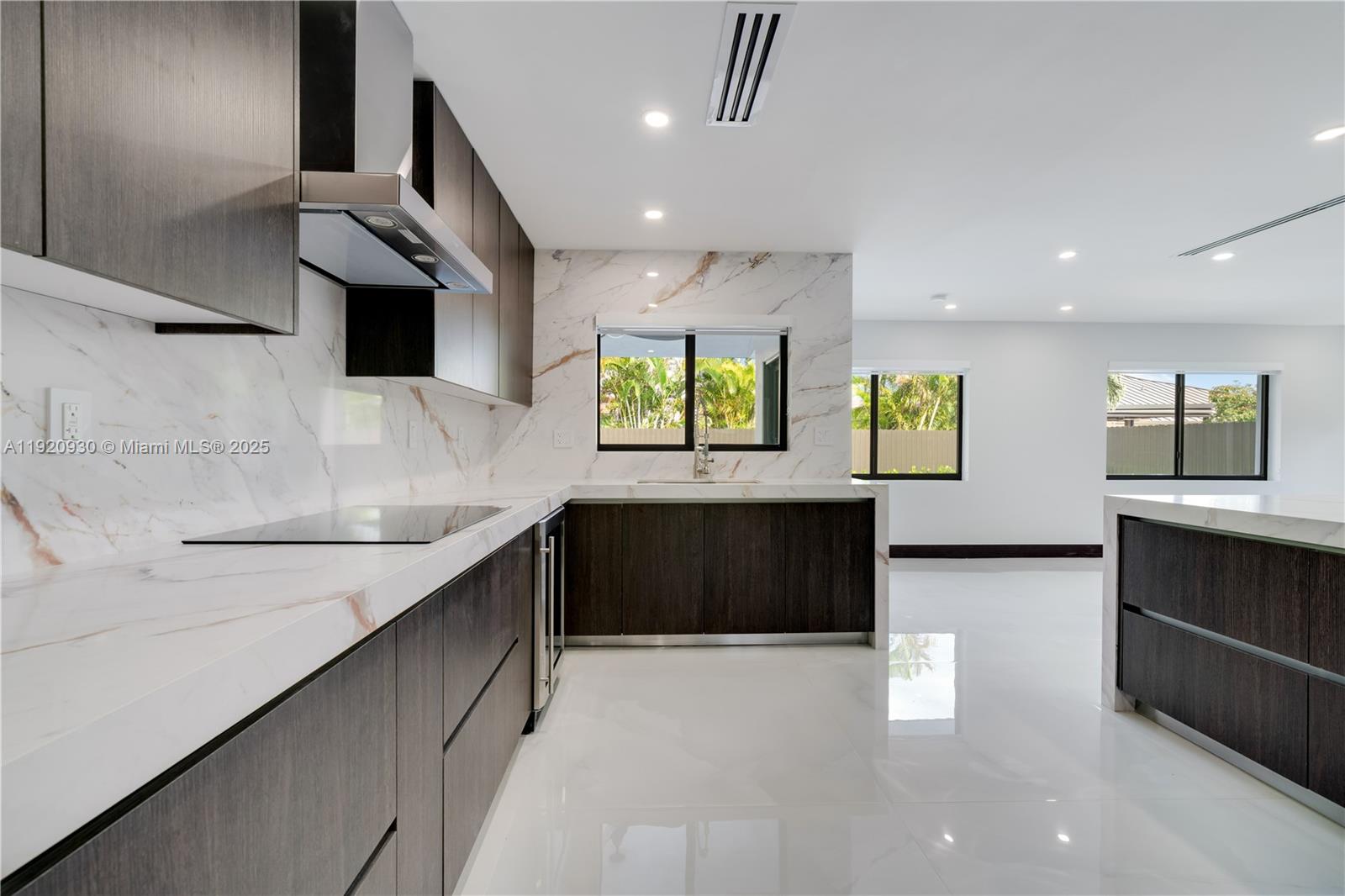 HAMMOCKS SHORES 3RD ADDN - Residential