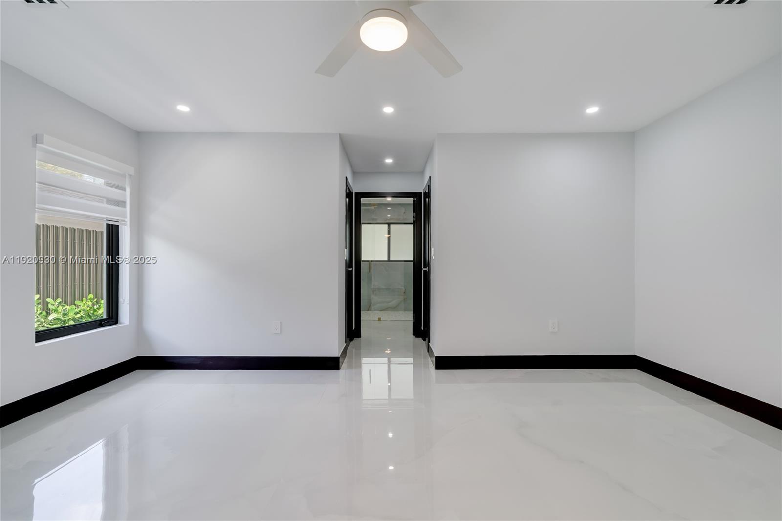 HAMMOCKS SHORES 3RD ADDN - Residential