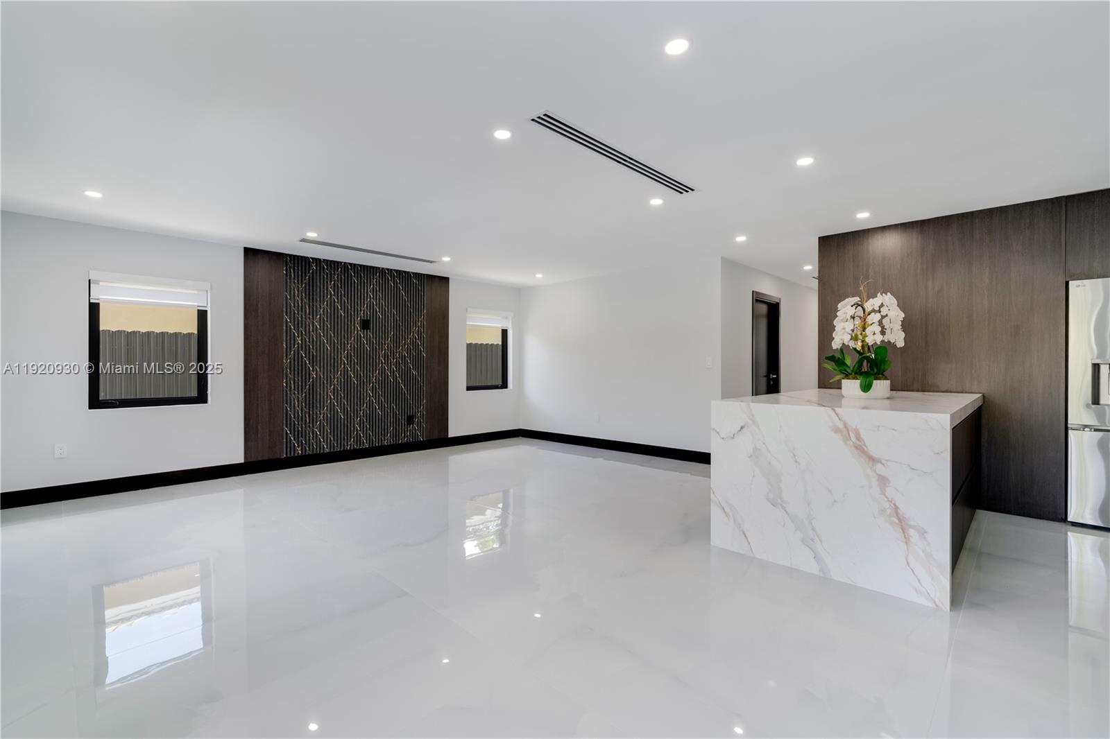 HAMMOCKS SHORES 3RD ADDN - Residential