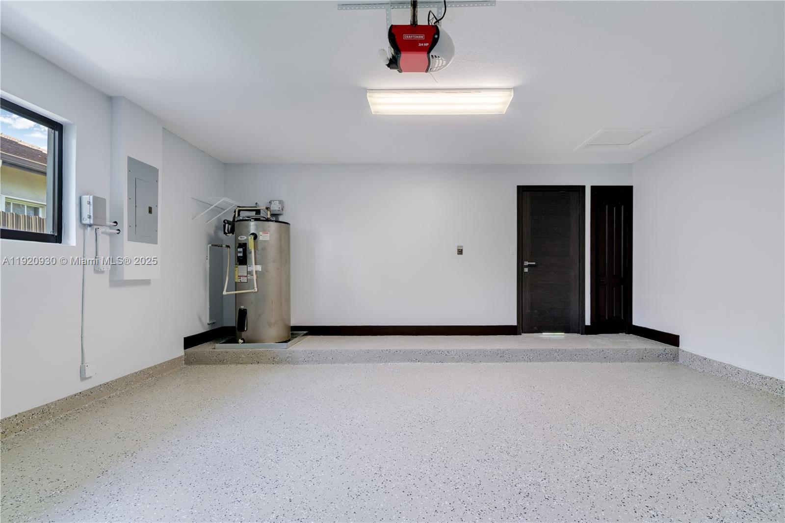 HAMMOCKS SHORES 3RD ADDN - Residential