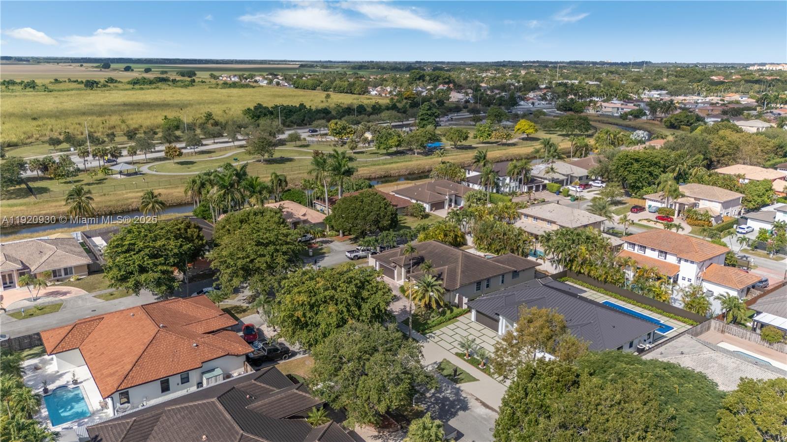 HAMMOCKS SHORES 3RD ADDN - Residential