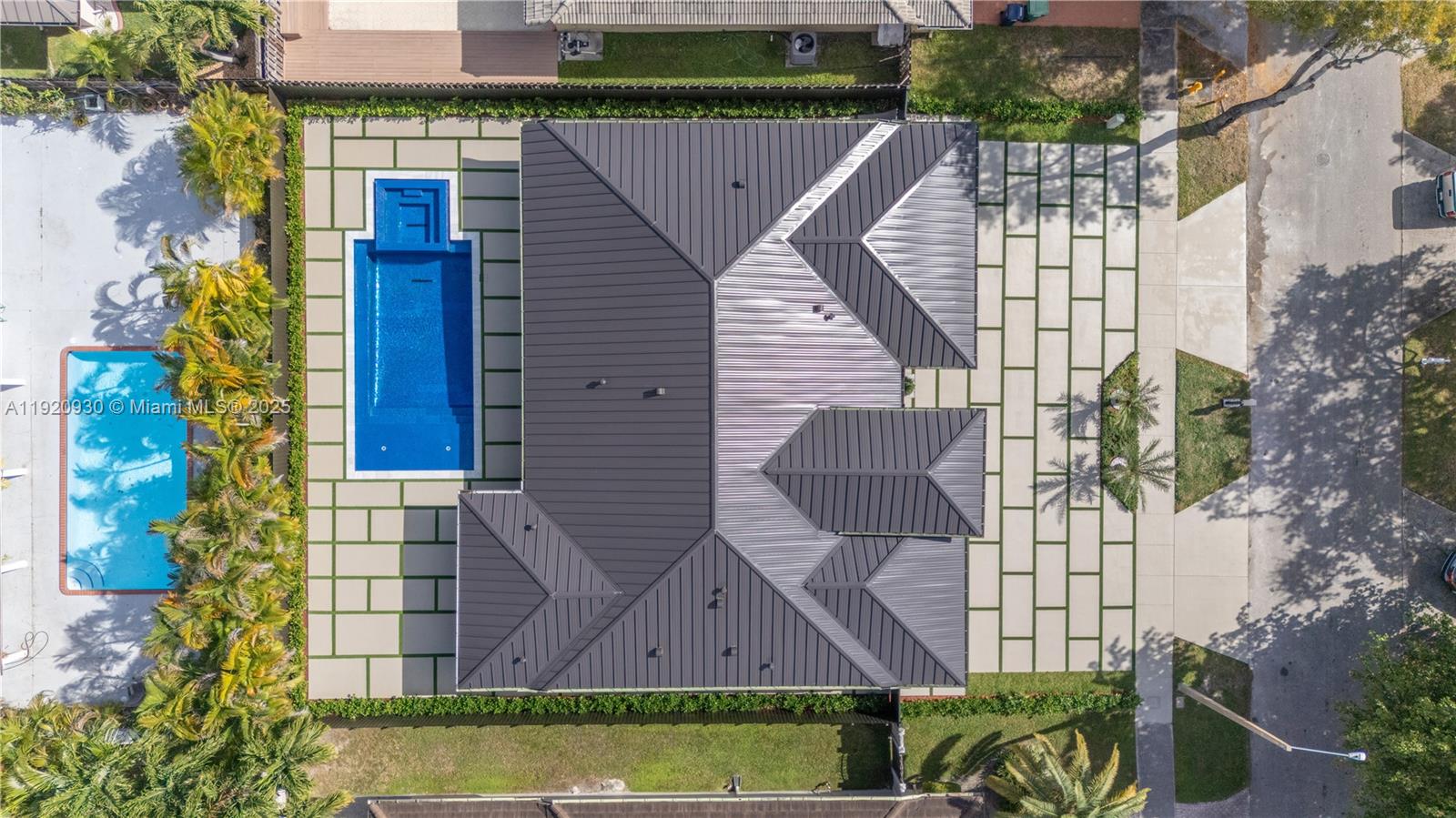 HAMMOCKS SHORES 3RD ADDN - Residential