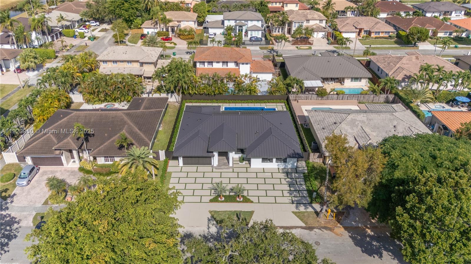 HAMMOCKS SHORES 3RD ADDN - Residential