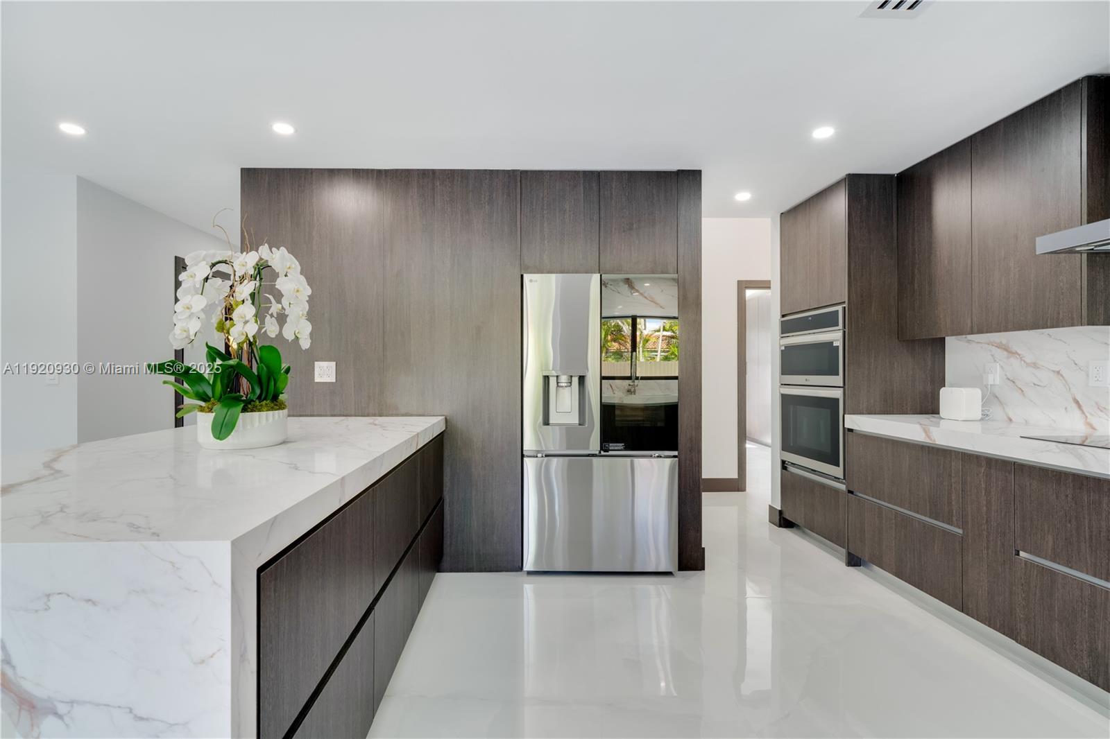 HAMMOCKS SHORES 3RD ADDN - Residential