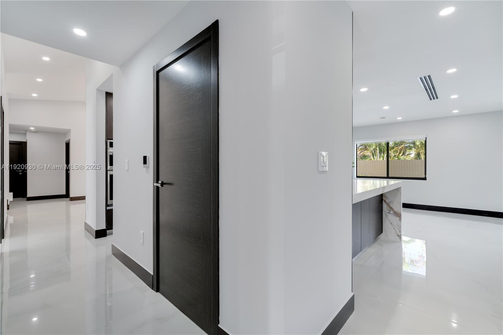 HAMMOCKS SHORES 3RD ADDN - Residential