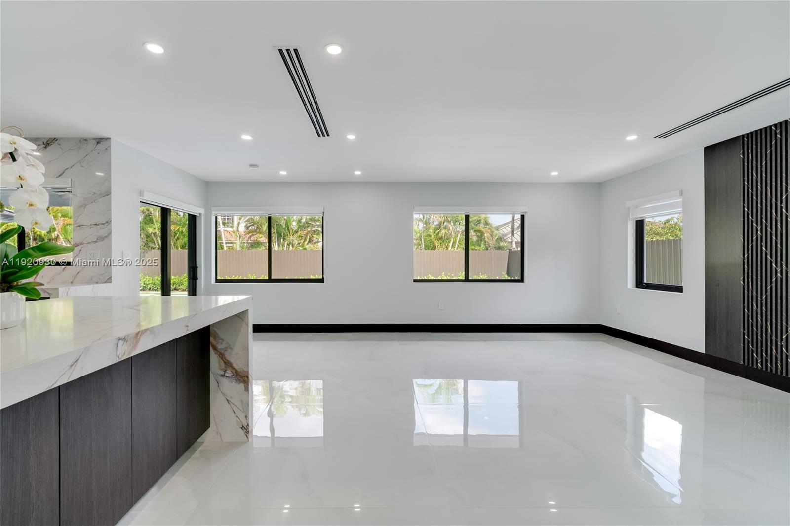 HAMMOCKS SHORES 3RD ADDN - Residential