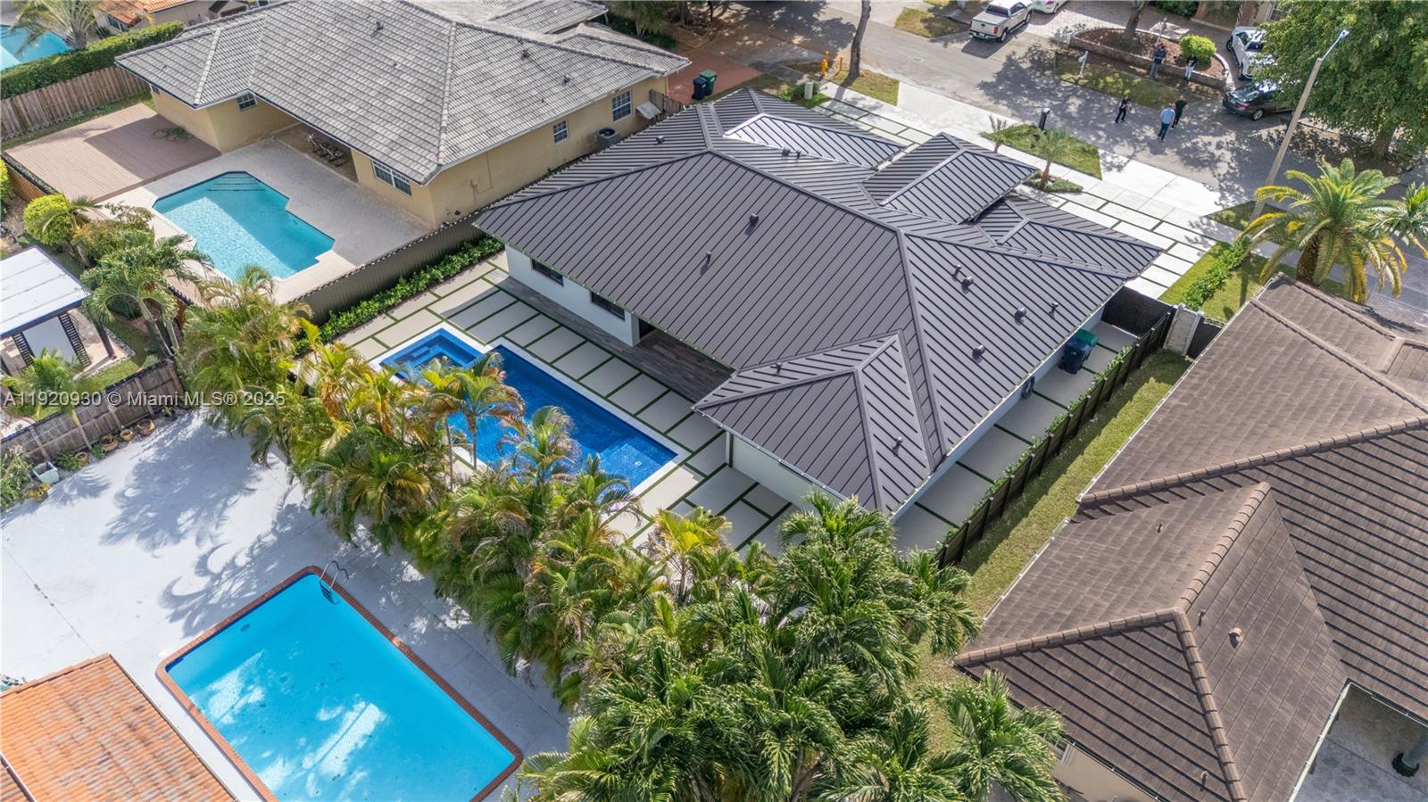 HAMMOCKS SHORES 3RD ADDN - Residential