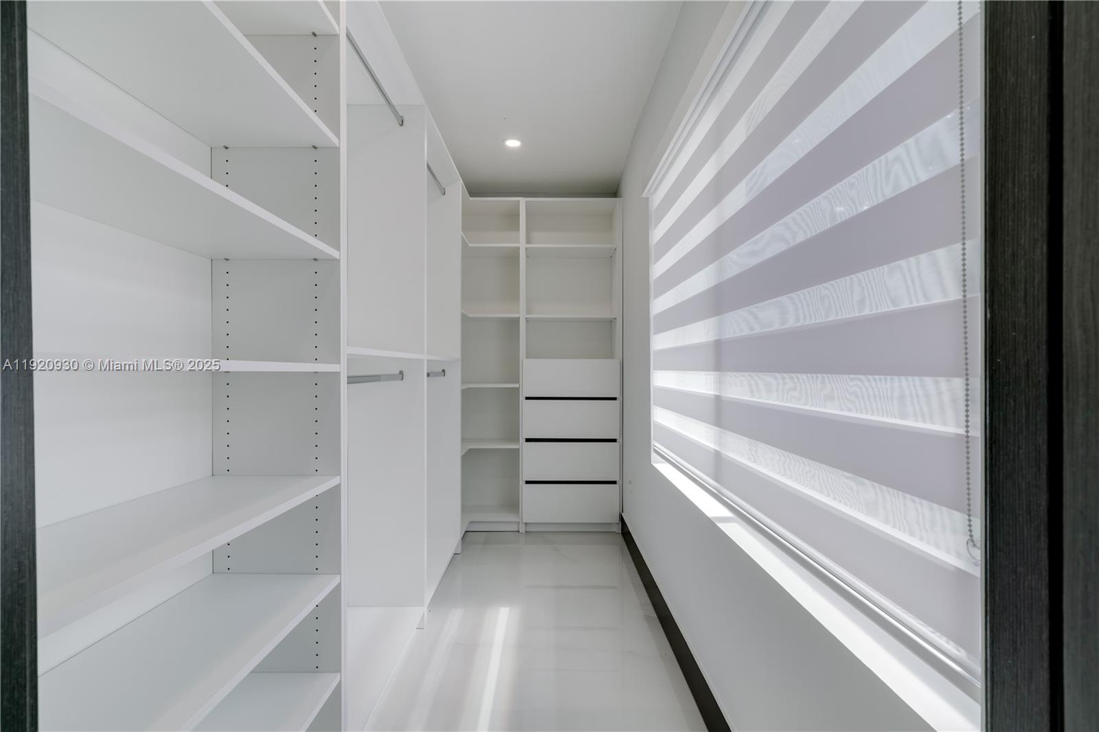 HAMMOCKS SHORES 3RD ADDN - Residential