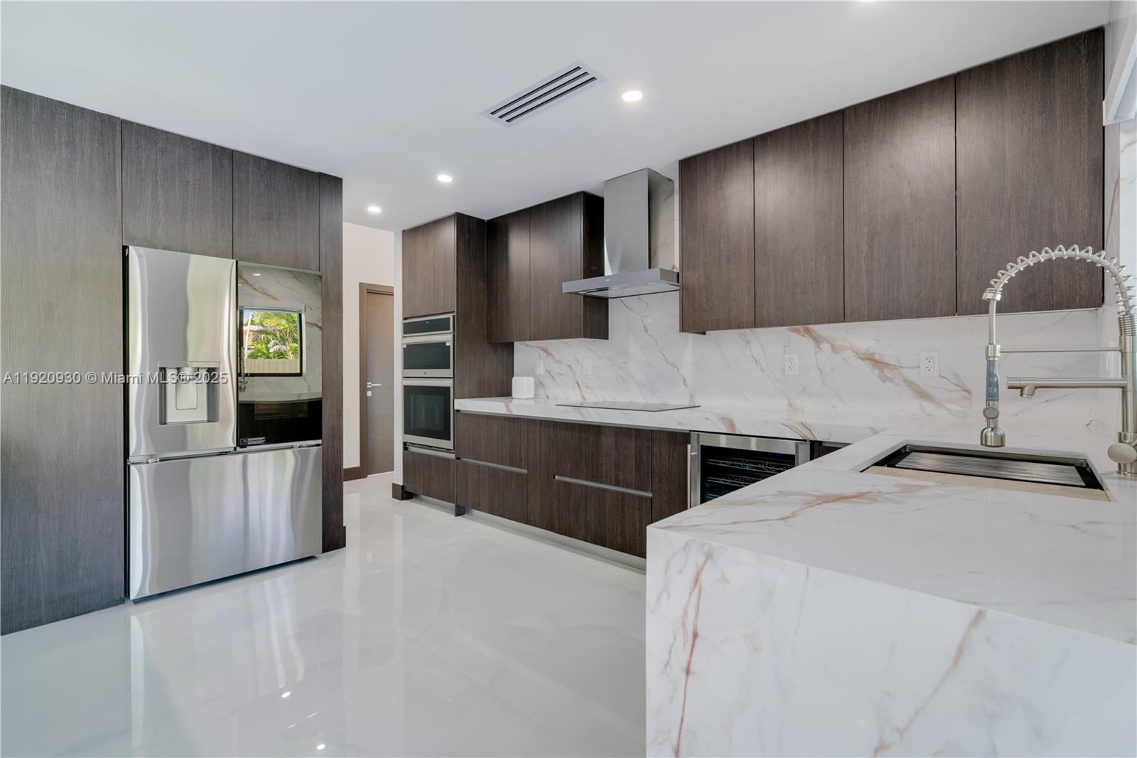 HAMMOCKS SHORES 3RD ADDN - Residential