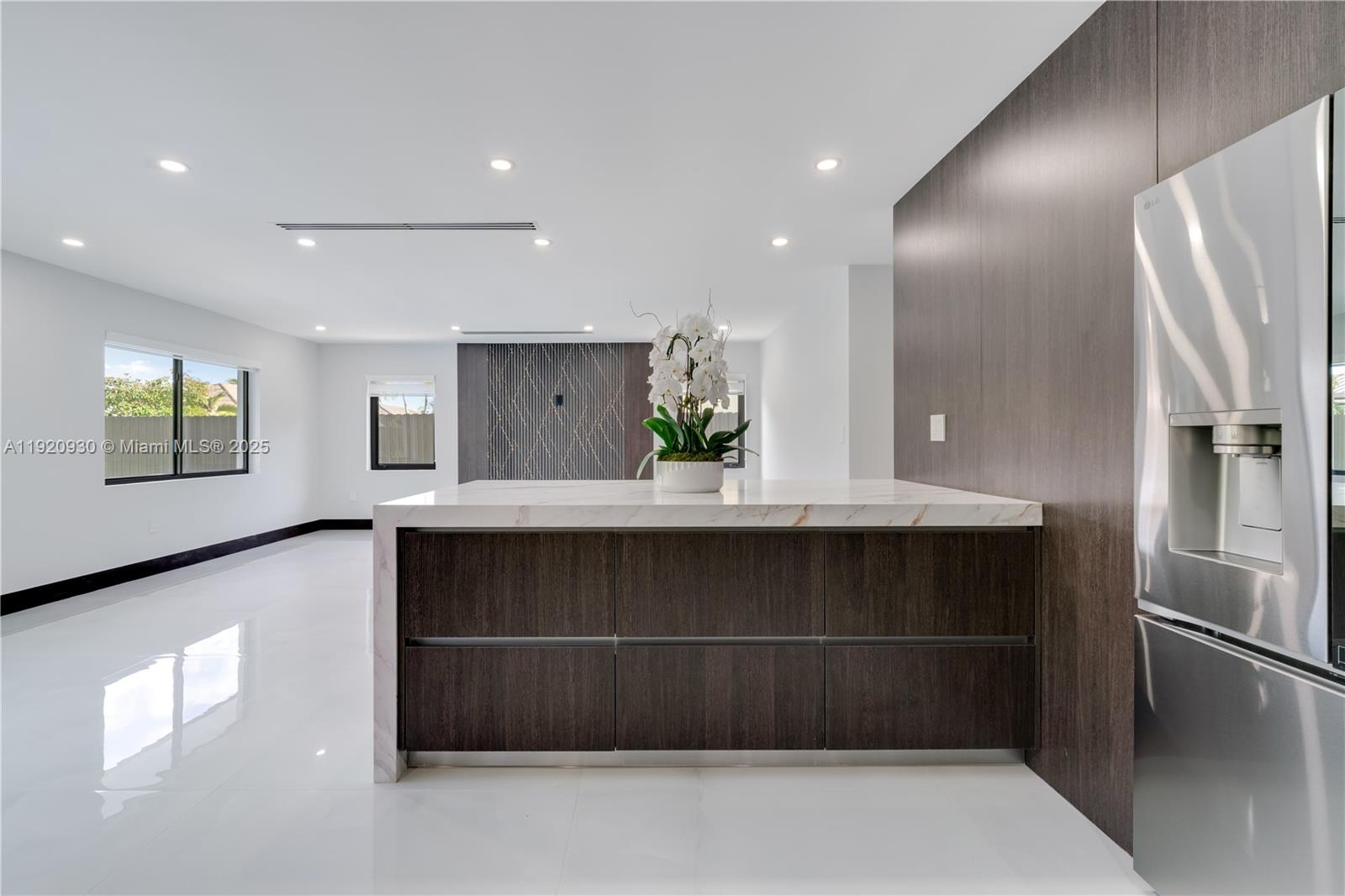 HAMMOCKS SHORES 3RD ADDN - Residential