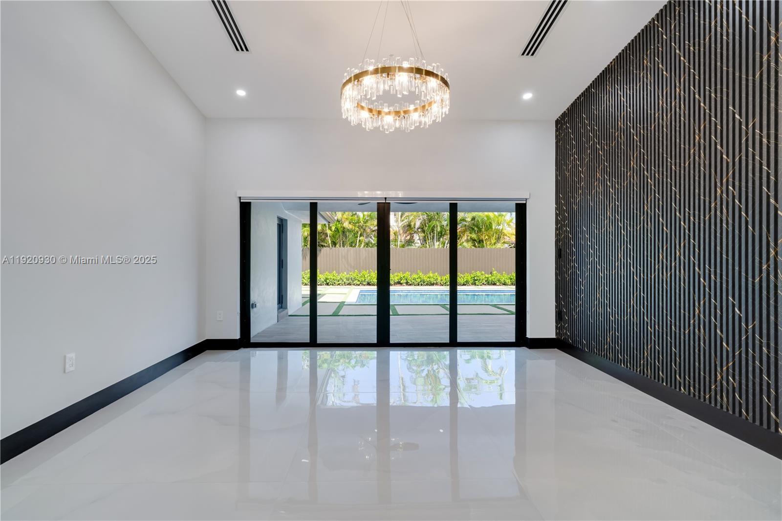 HAMMOCKS SHORES 3RD ADDN - Residential