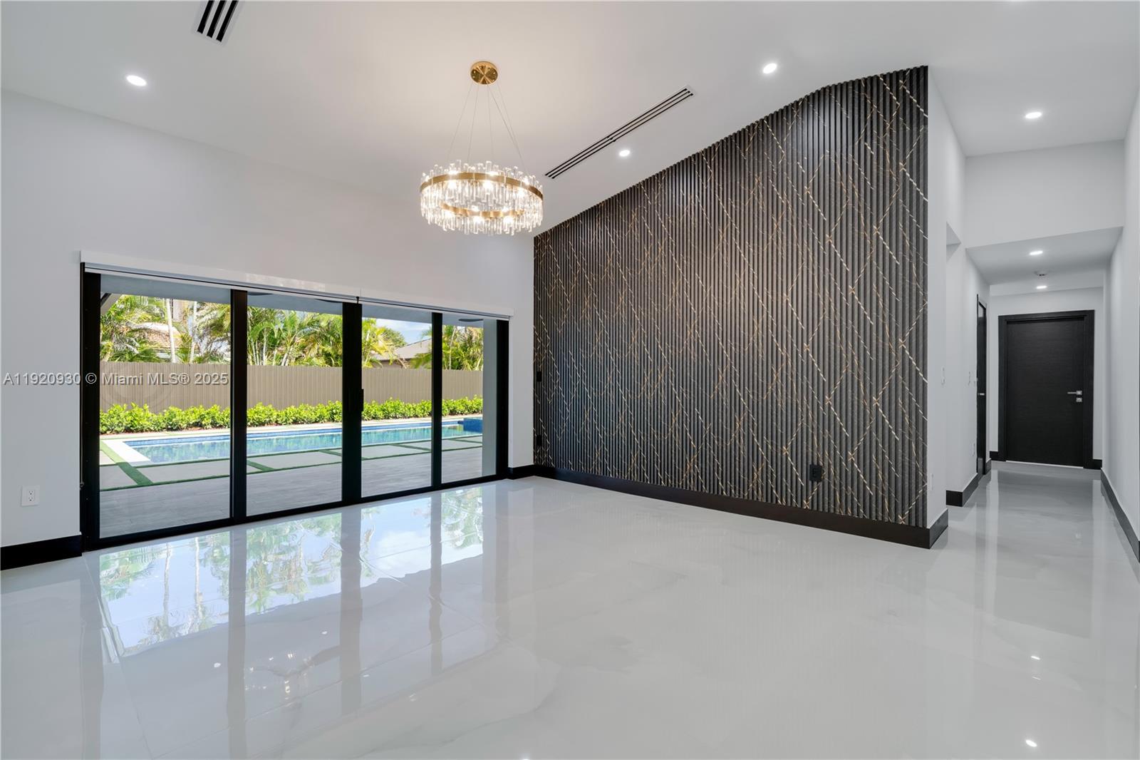 HAMMOCKS SHORES 3RD ADDN - Residential