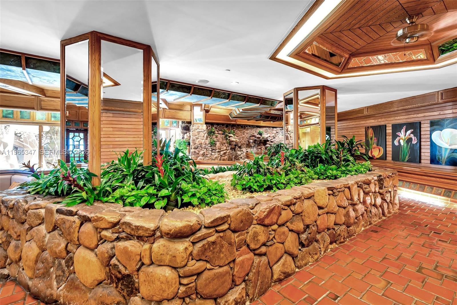 THE TOWERS OF QUAYSIDE - Residential