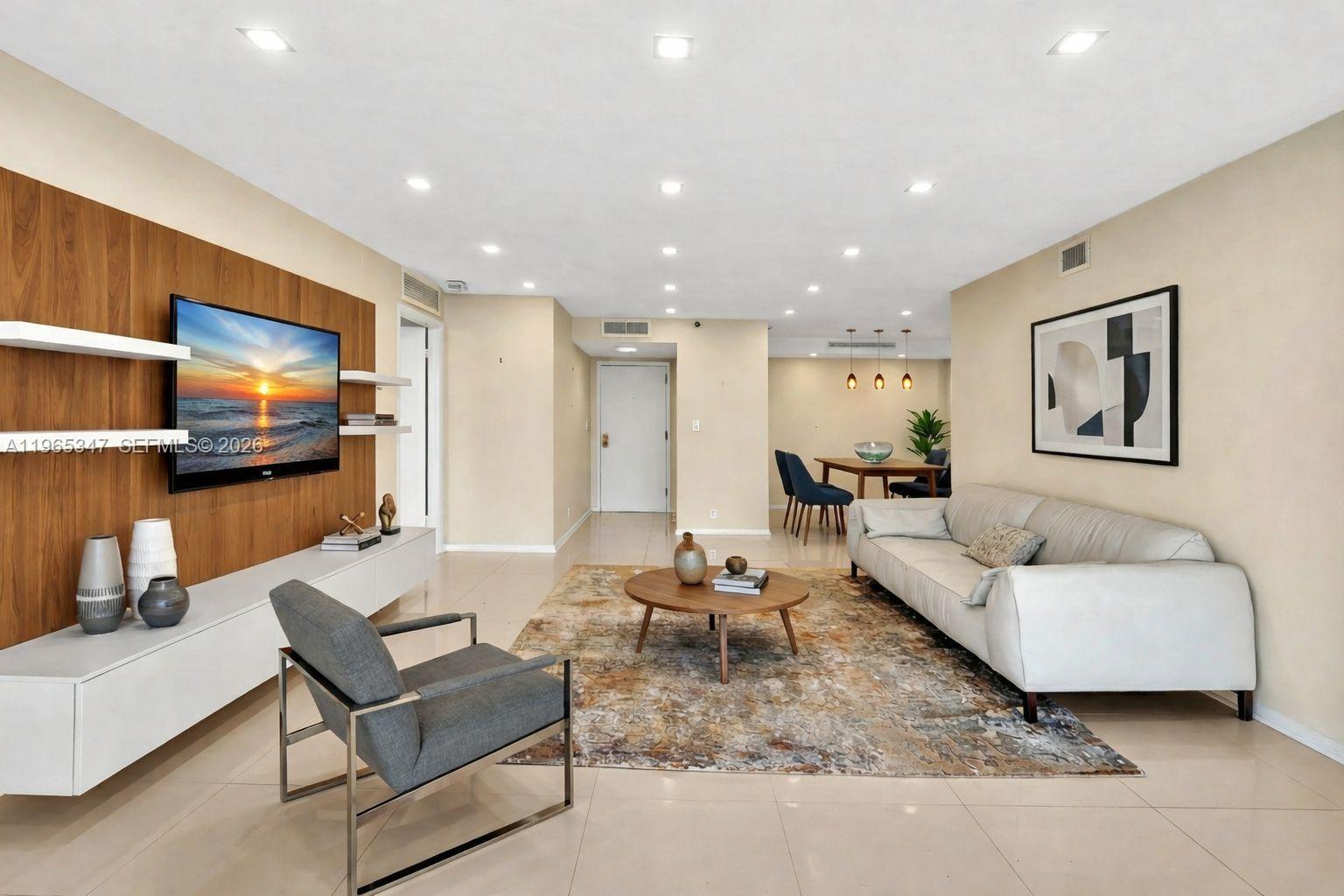 THE TOWERS OF QUAYSIDE - Residential