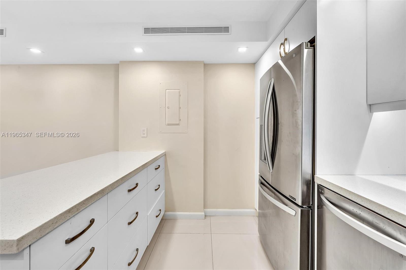 THE TOWERS OF QUAYSIDE - Residential