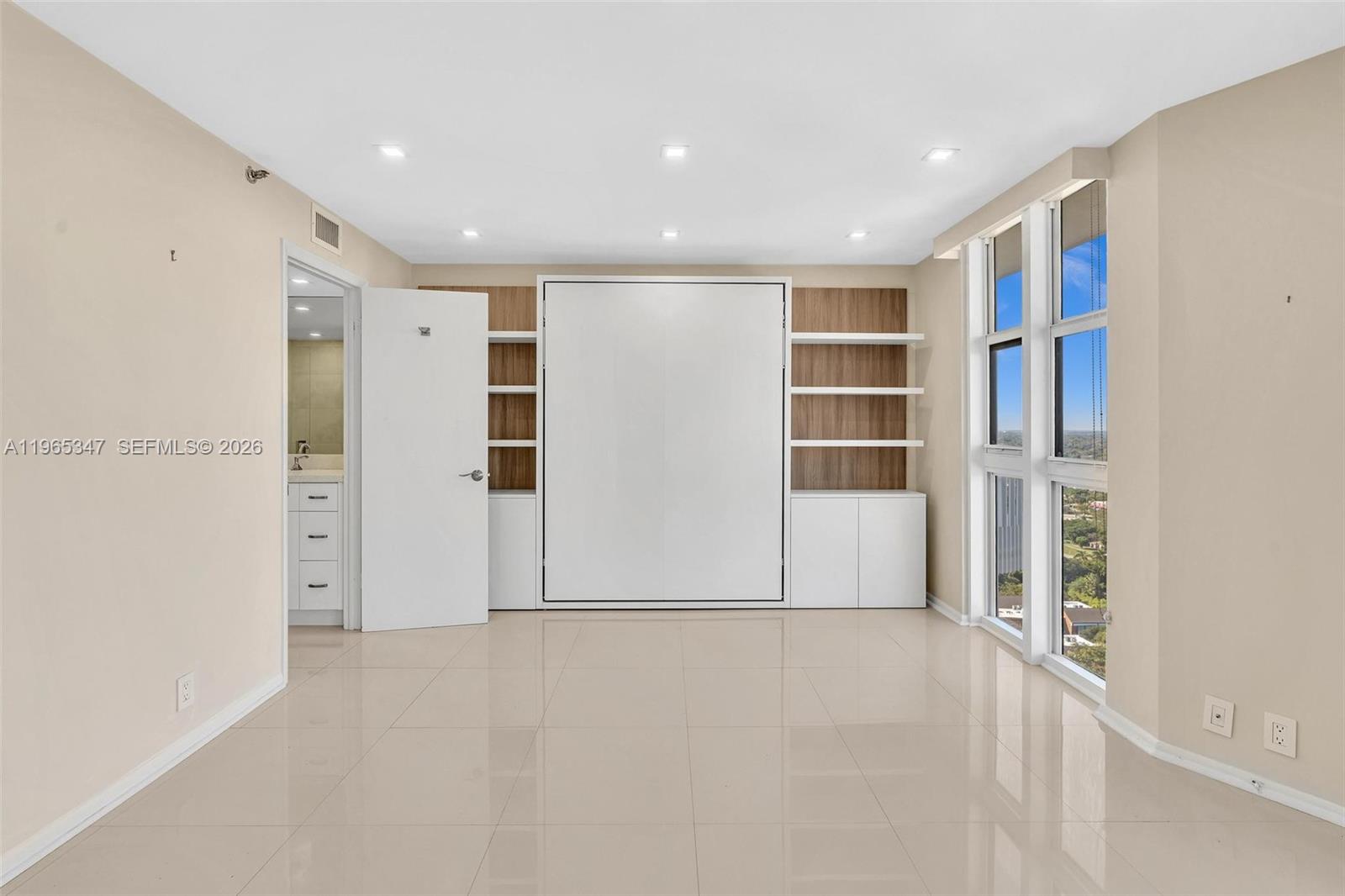 THE TOWERS OF QUAYSIDE - Residential