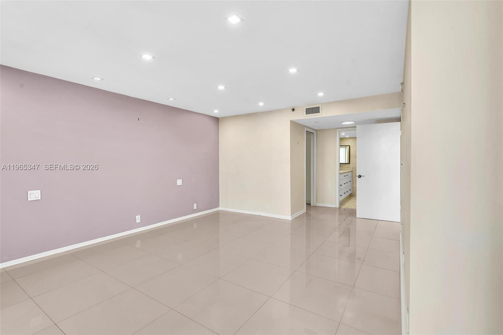 THE TOWERS OF QUAYSIDE - Residential