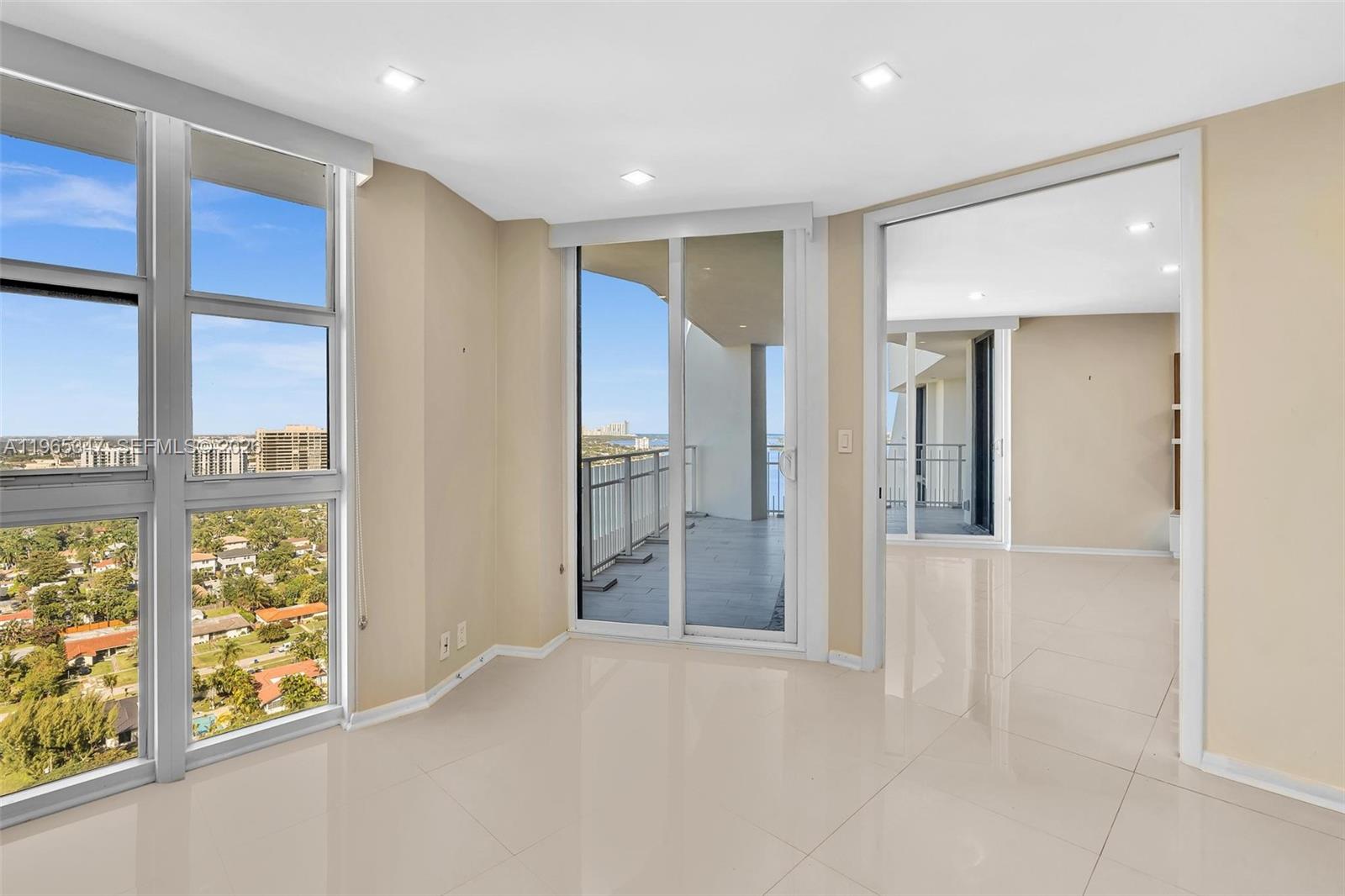 THE TOWERS OF QUAYSIDE - Residential