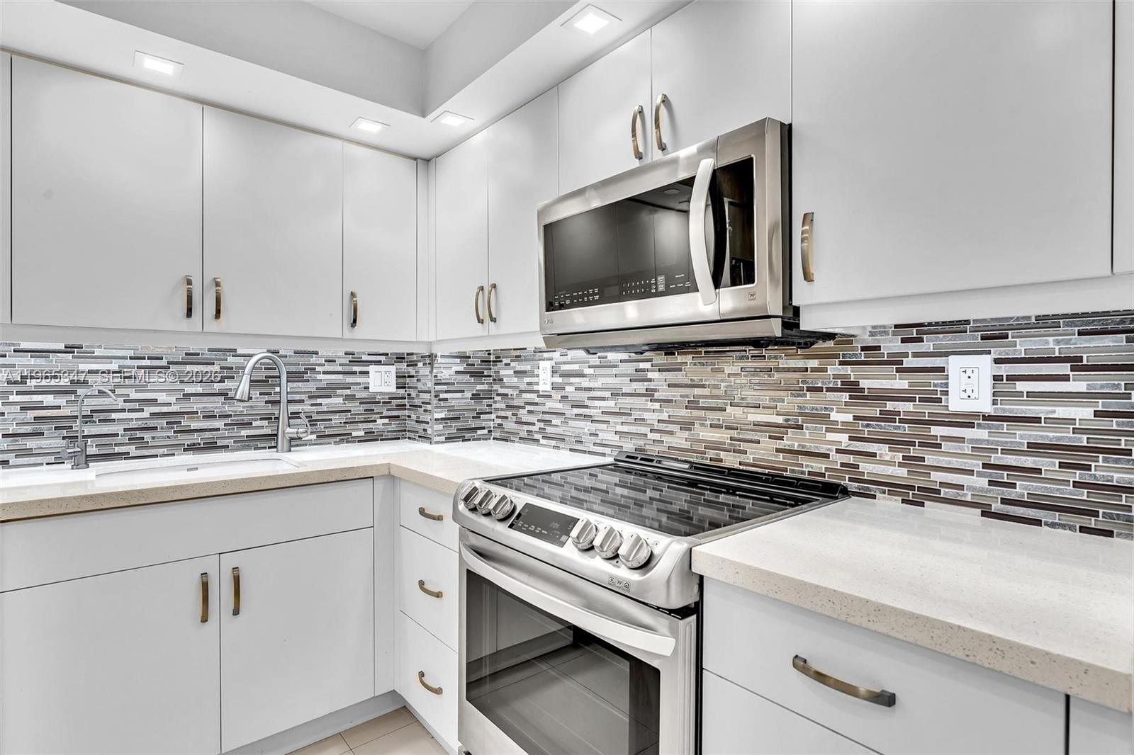 THE TOWERS OF QUAYSIDE - Residential