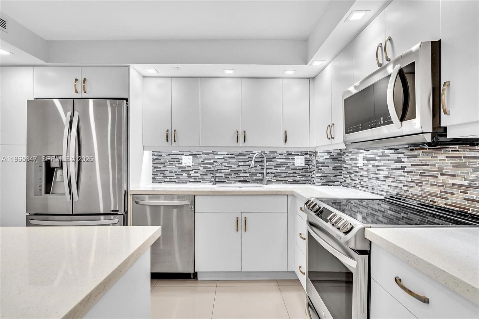 THE TOWERS OF QUAYSIDE - Residential