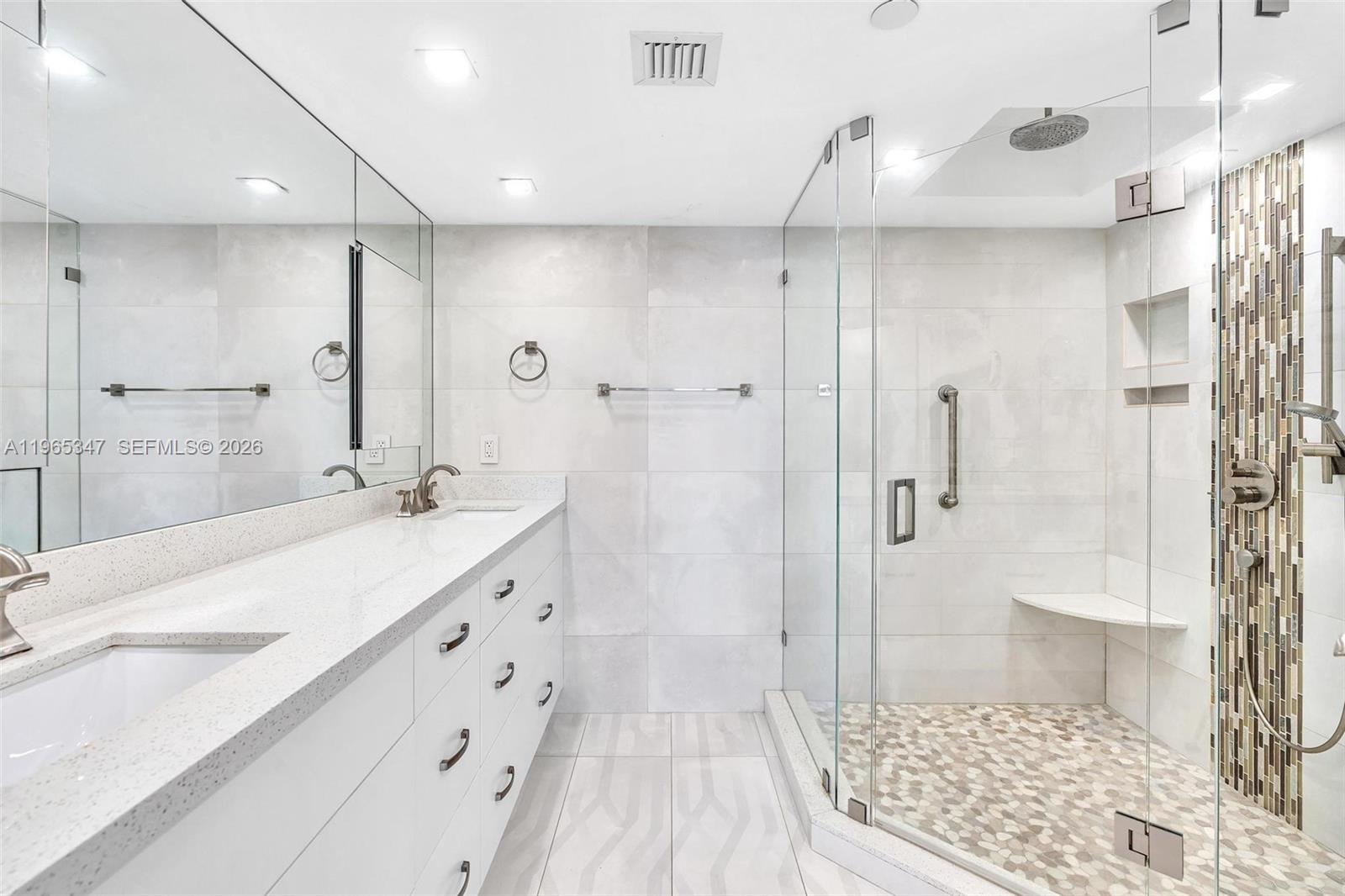 THE TOWERS OF QUAYSIDE - Residential