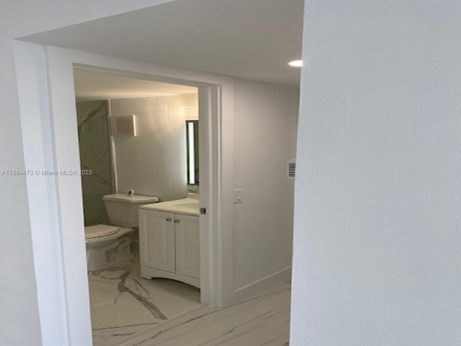 Photo 19 of 46 of listing 10316e8a-998b-4989-8424-24fa428b8395 condo