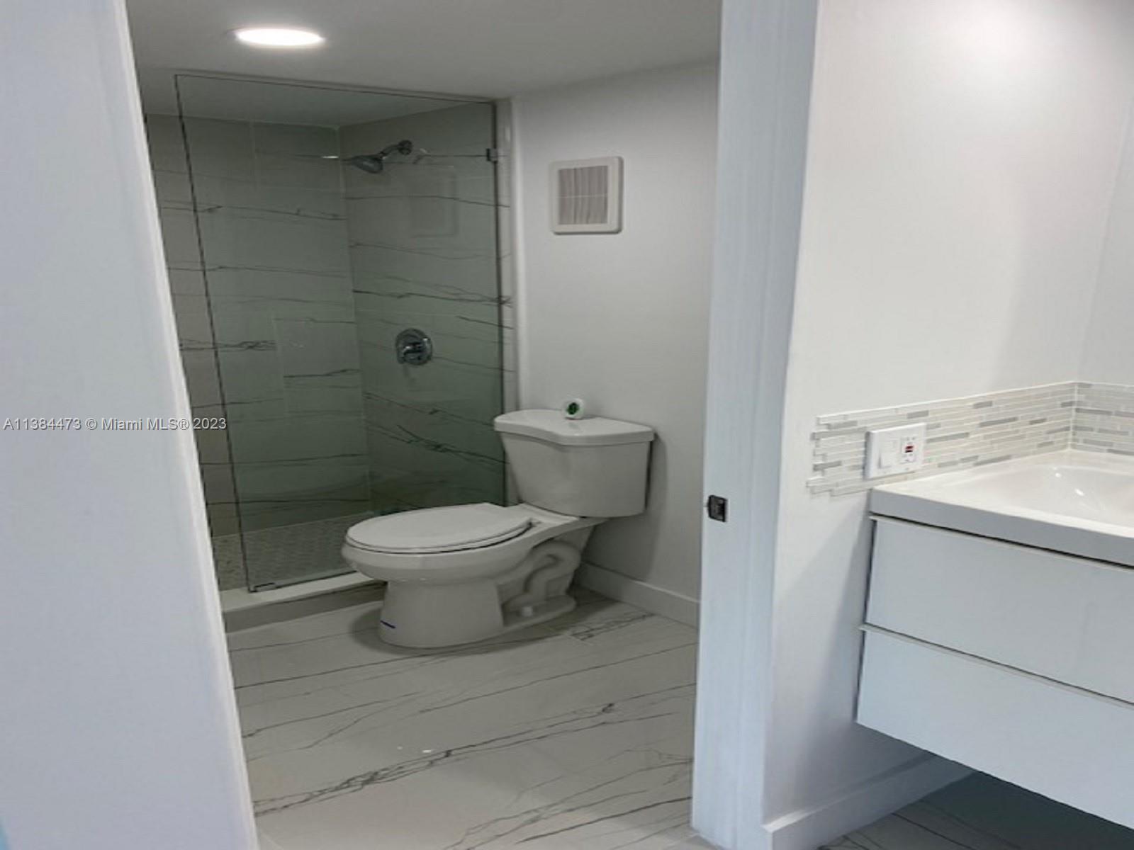 Photo 27 of 46 of listing 10316e8a-998b-4989-8424-24fa428b8395 condo