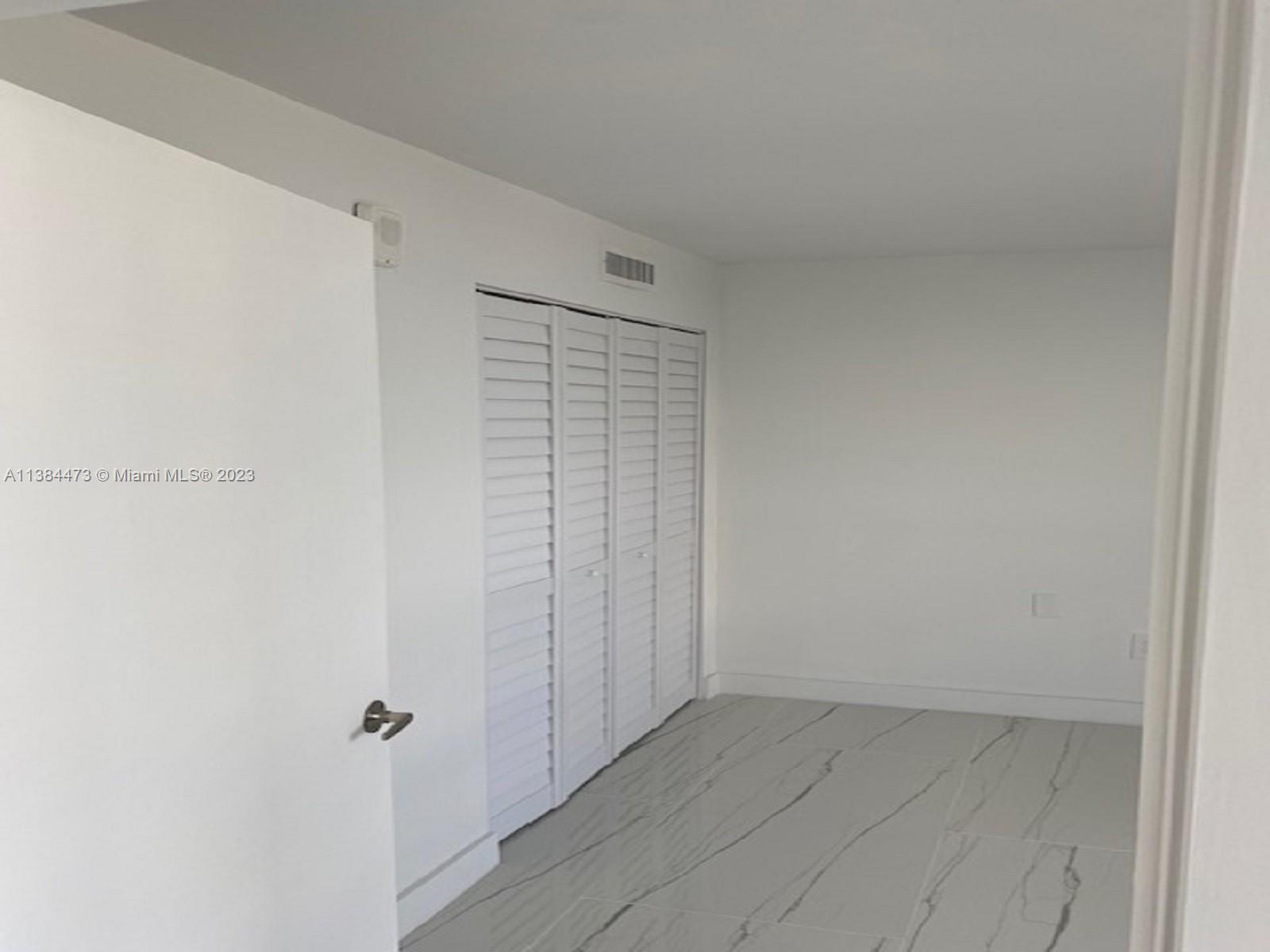 Photo 16 of 46 of listing 10316e8a-998b-4989-8424-24fa428b8395 condo