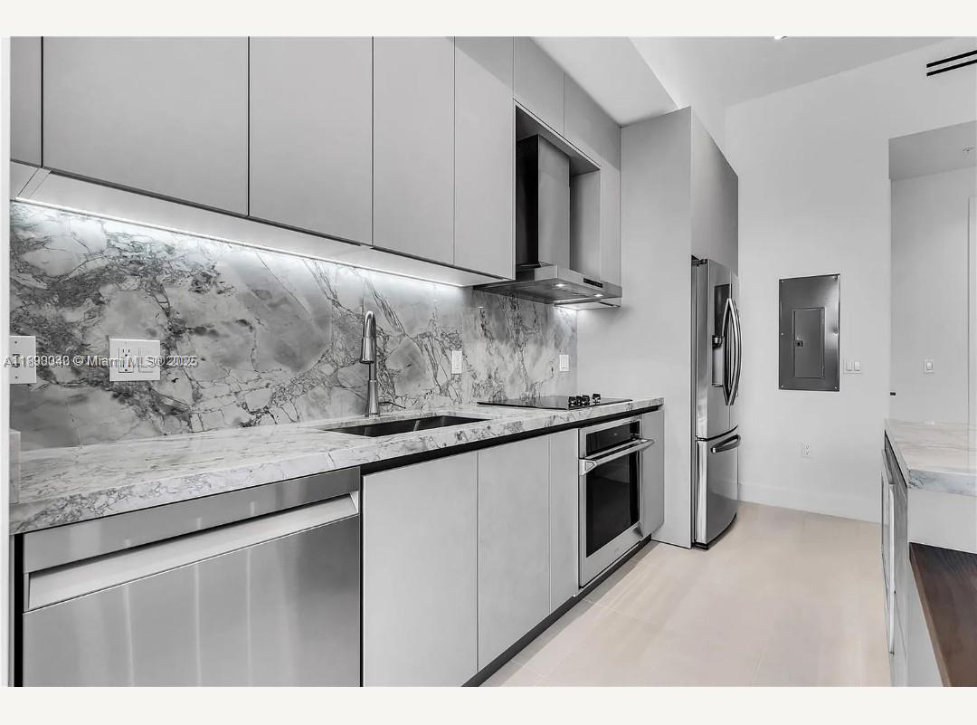 LINCOLN SUB - Residential Lease