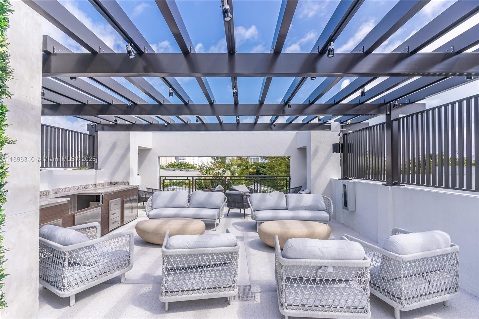 LINCOLN SUB - Residential Lease