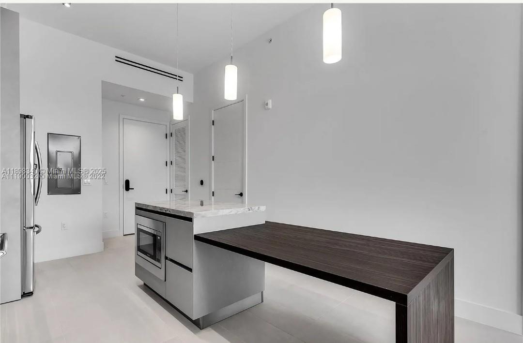 LINCOLN SUB - Residential Lease