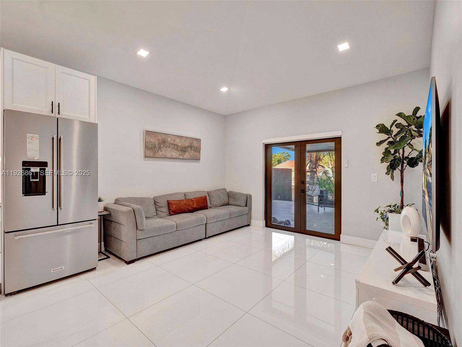 NORTH PALM ESTATES HOMES - Residential Lease