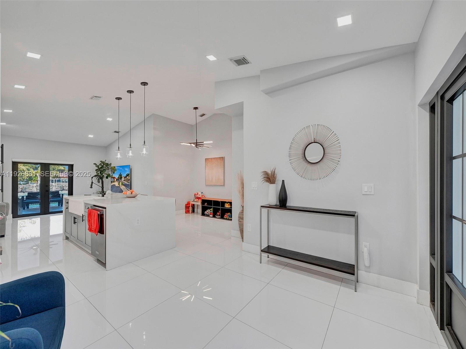 NORTH PALM ESTATES HOMES - Residential Lease