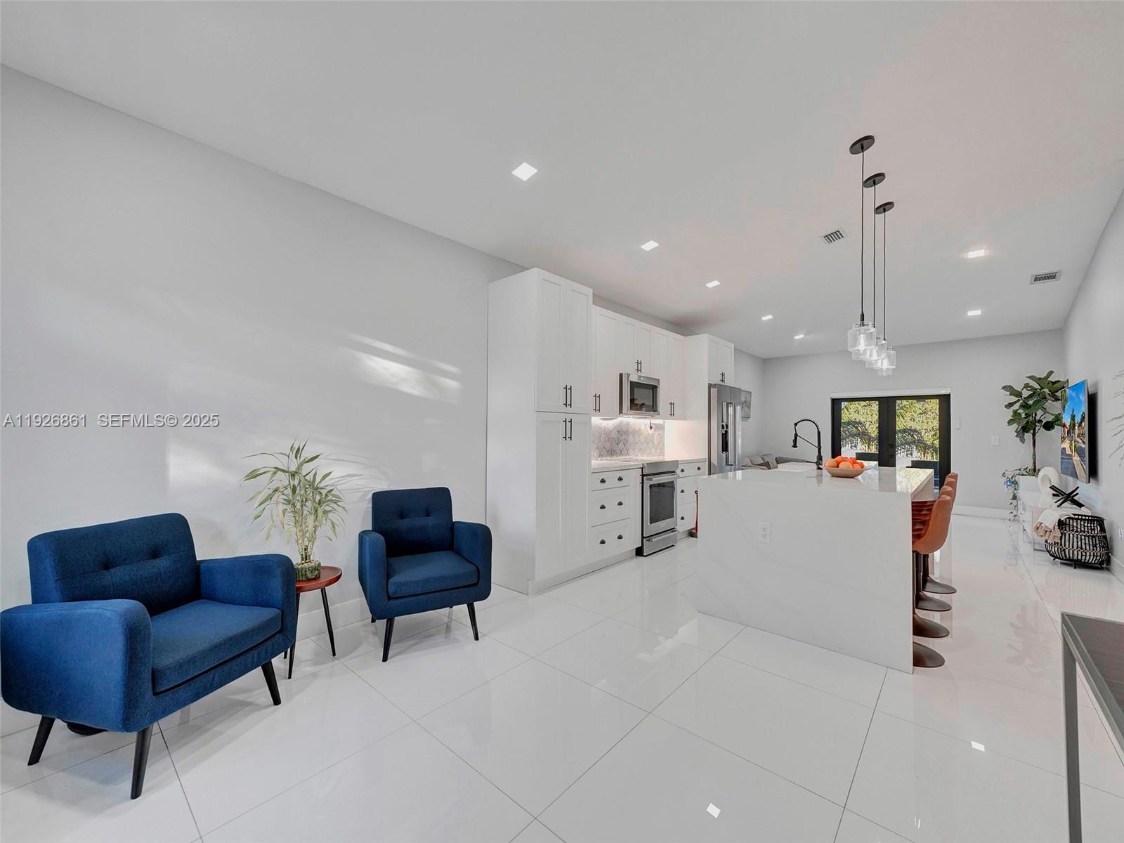 NORTH PALM ESTATES HOMES - Residential Lease