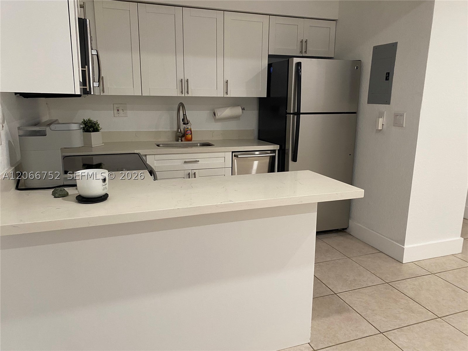 1 Edgewater Dr 103