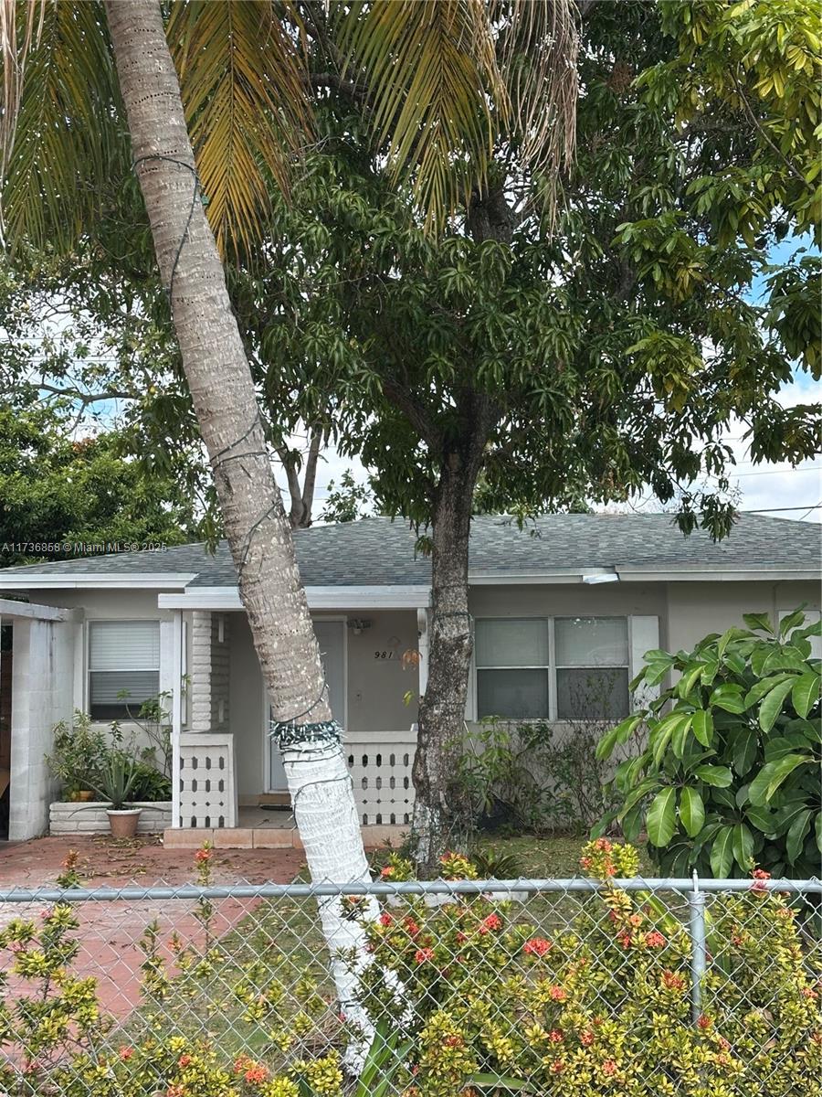 Property for Sale at 981 Ne 159th St, North Miami Beach, Miami-Dade County, Florida - Bedrooms: 3 
Bathrooms: 1  - $499,000