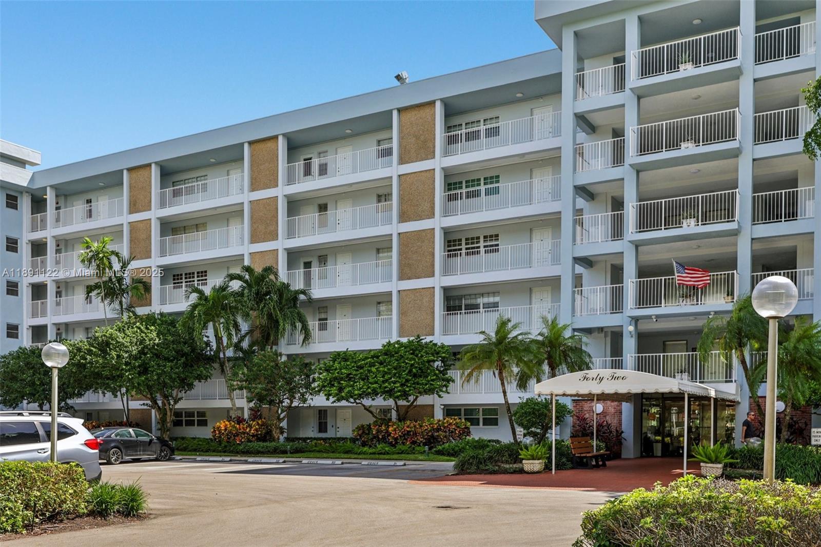 NO 42 PALM-AIRE COUNTRY C - Residential