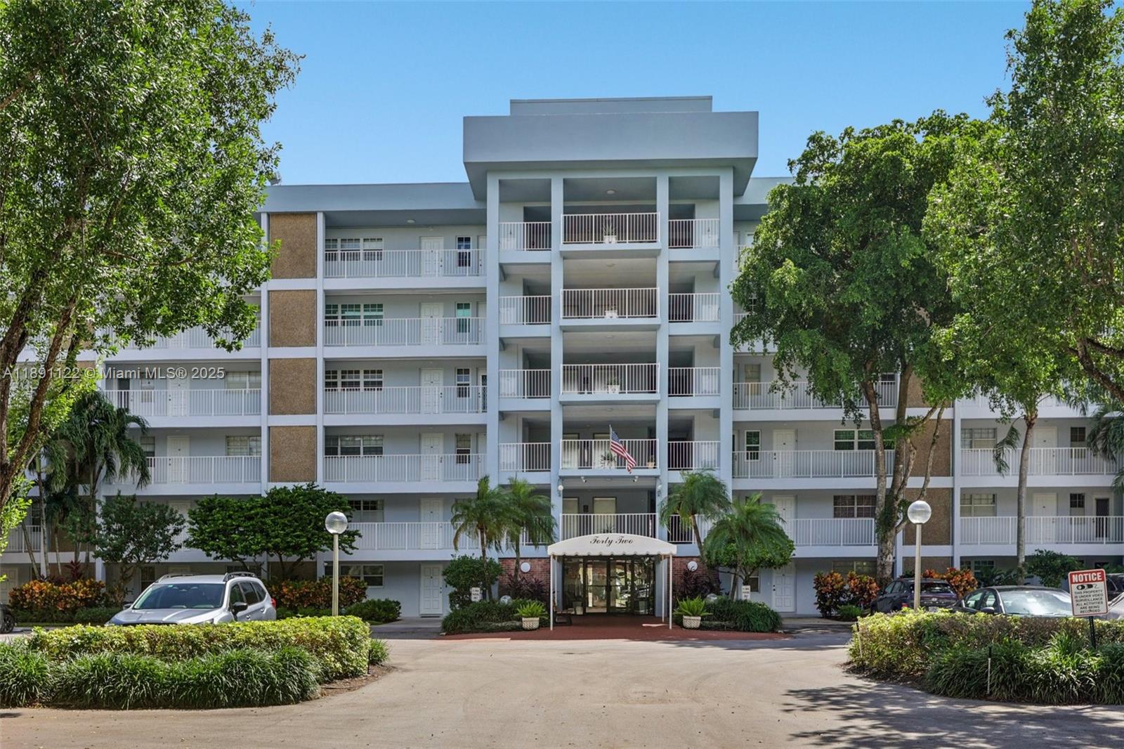 NO 42 PALM-AIRE COUNTRY C - Residential