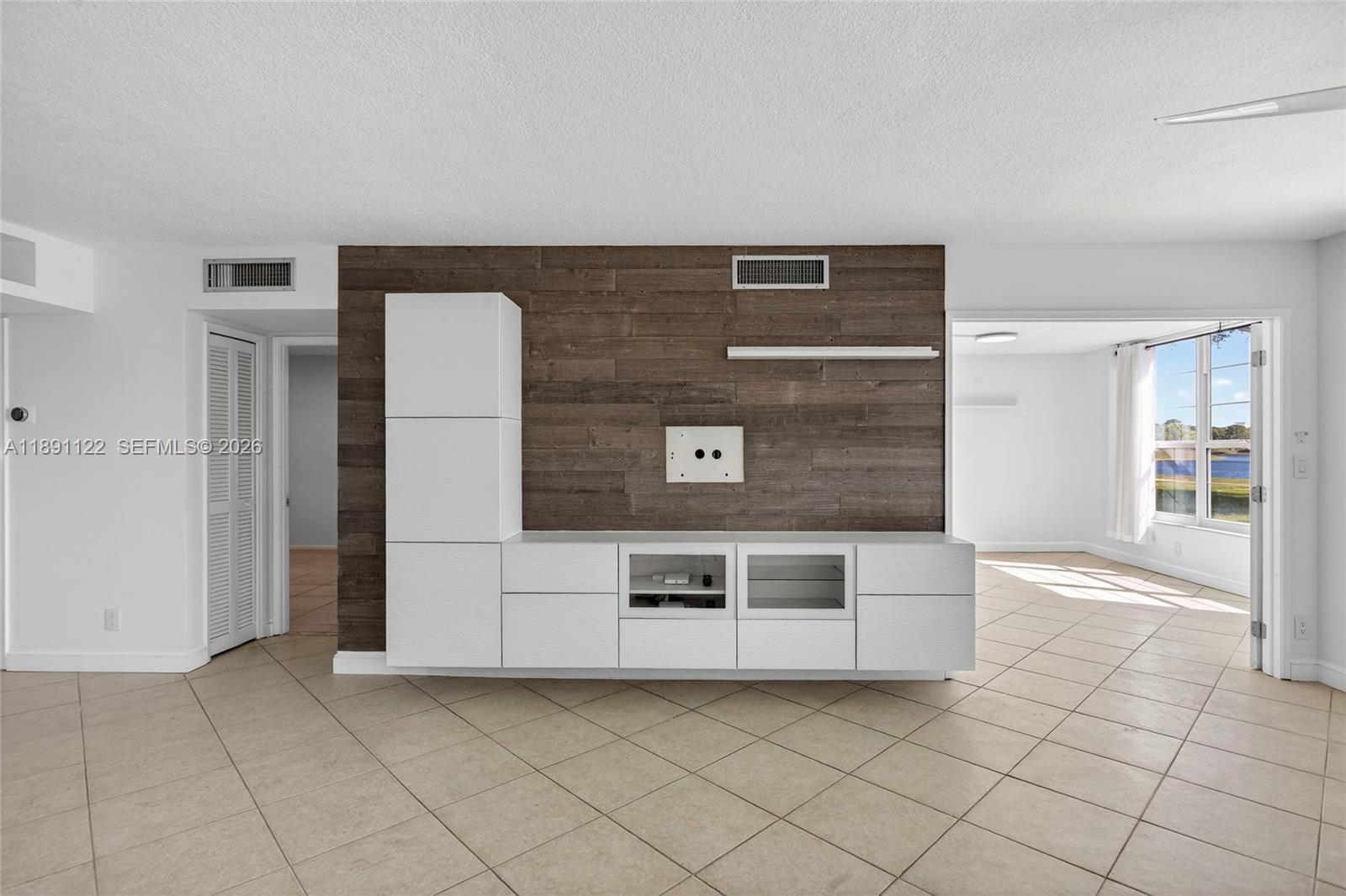 PALM AIRE NO. 42 - Residential