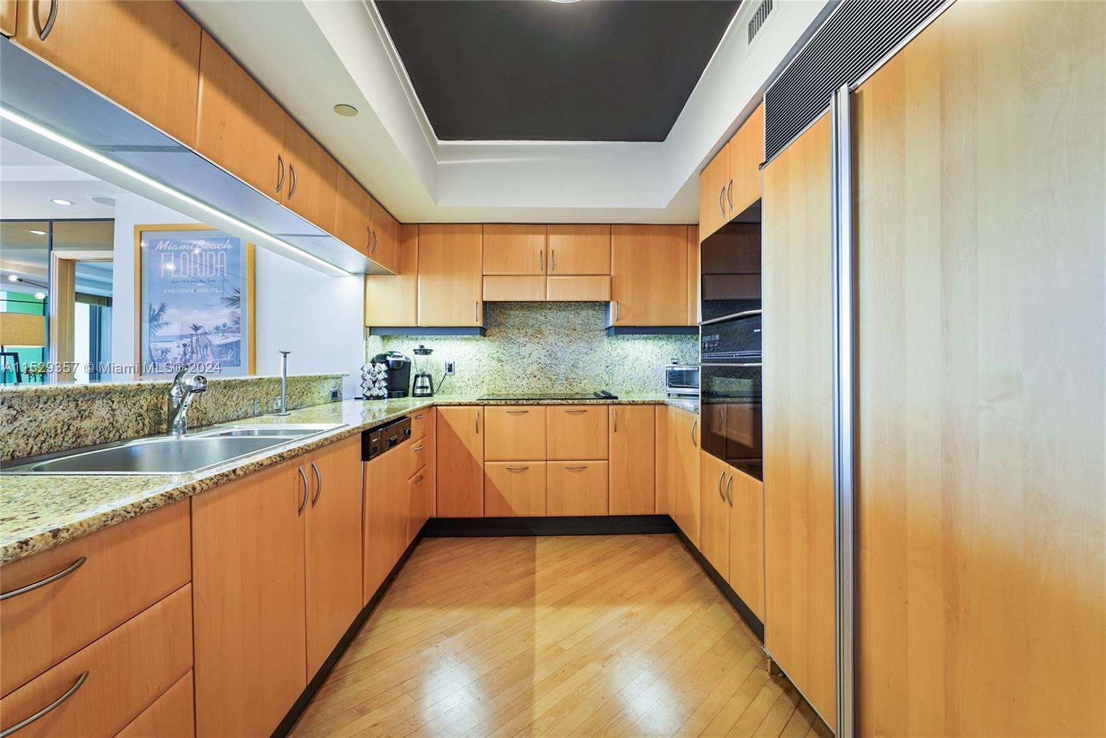 IL VILLAGGIO ON SOUTH BEA - Residential